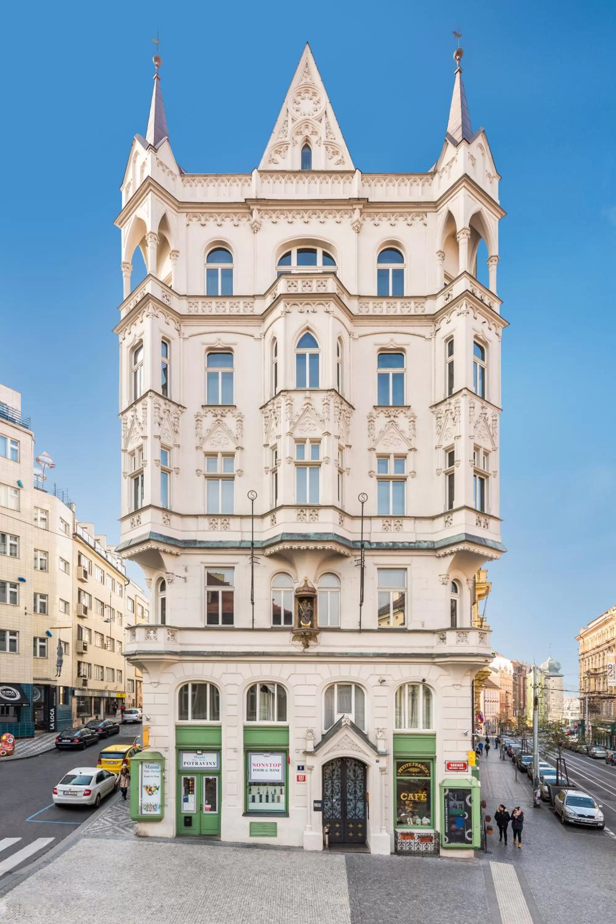 Property building in MOOo Downtown