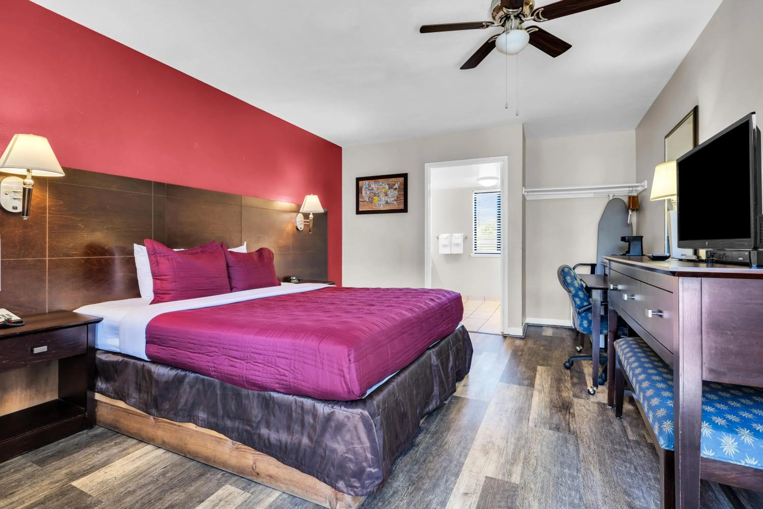 Bed in Bay Breeze Inn