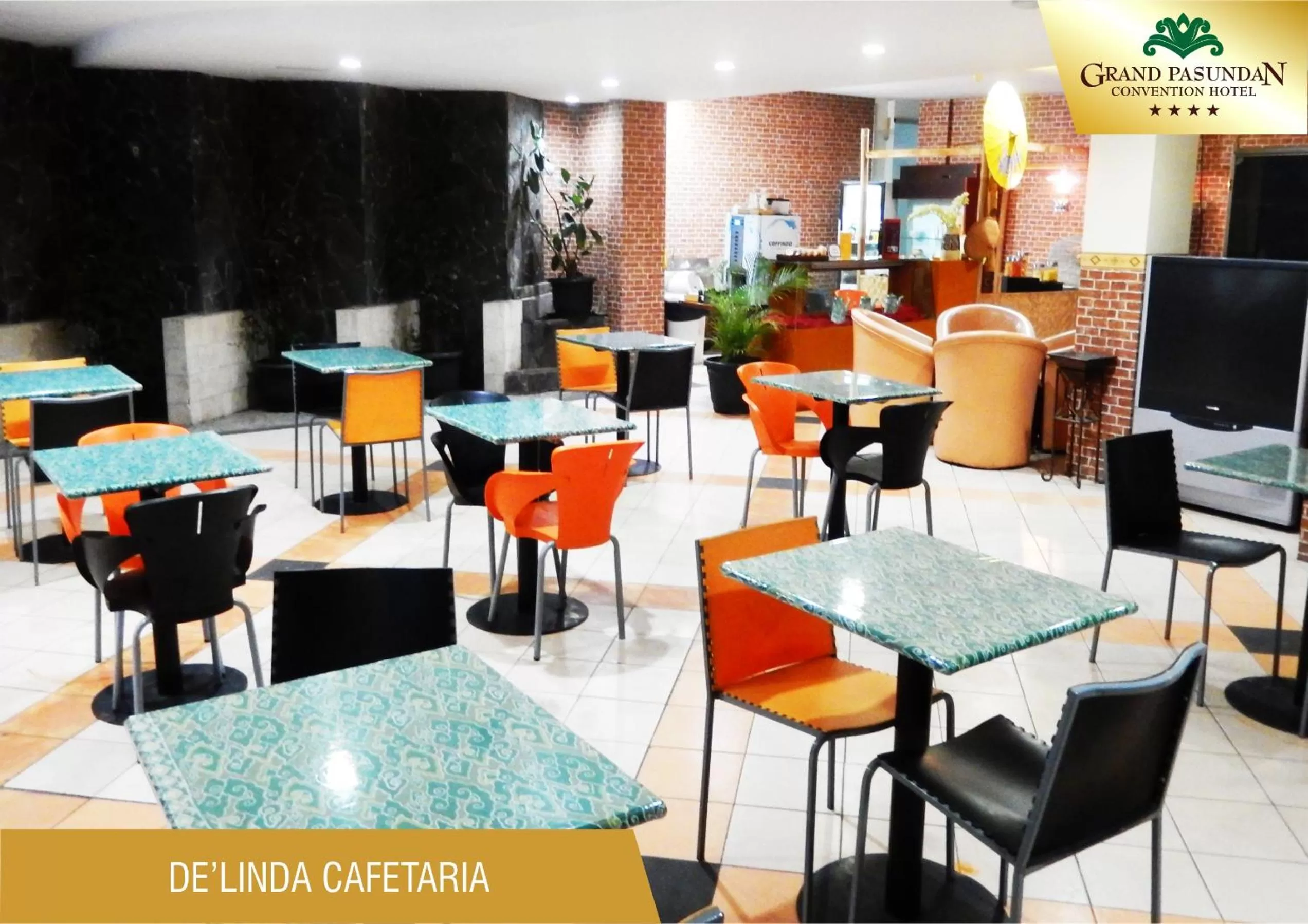 Restaurant/places to eat in Grand Pasundan Convention Hotel
