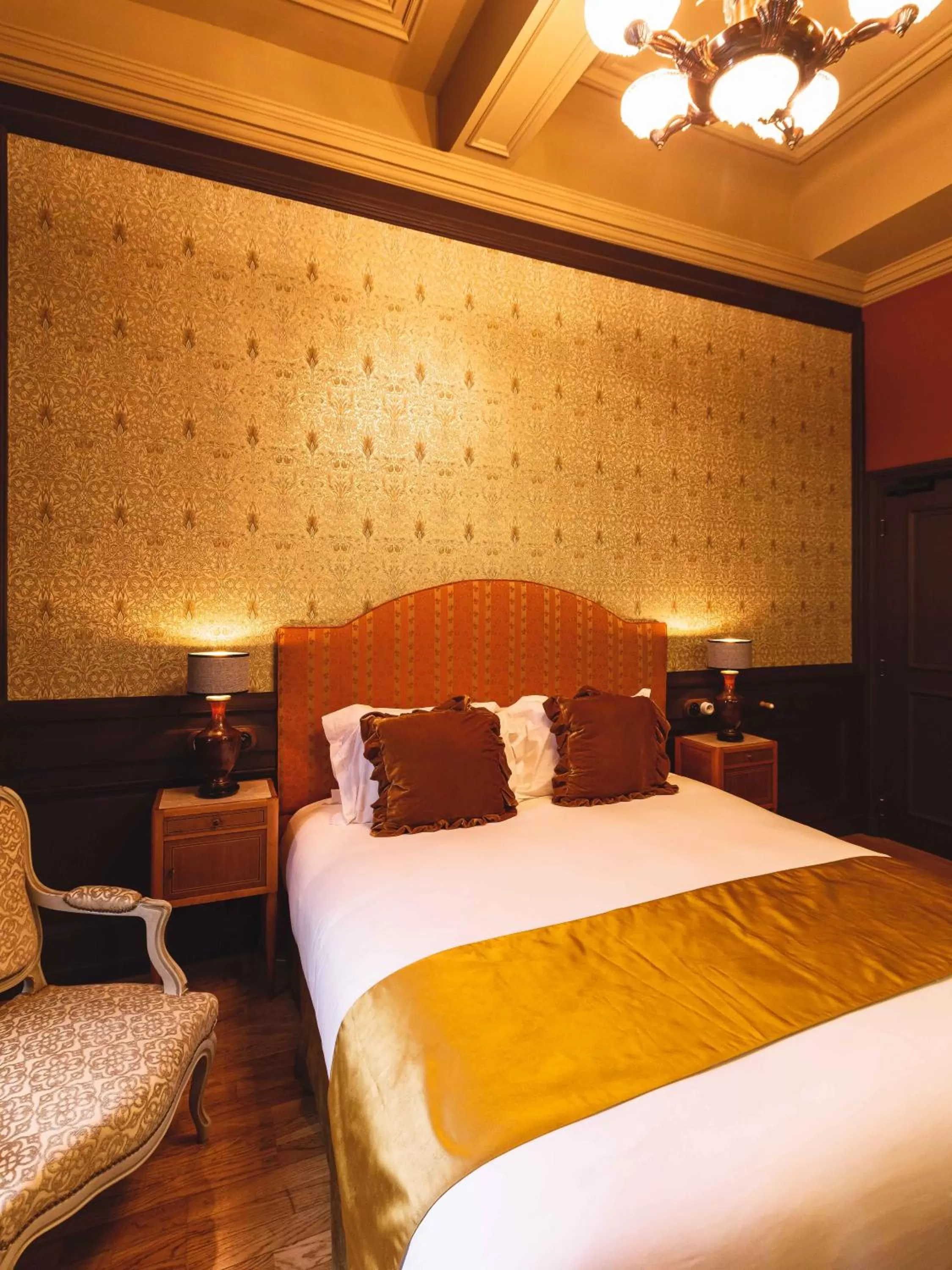 Bed in Bayard Bellecour