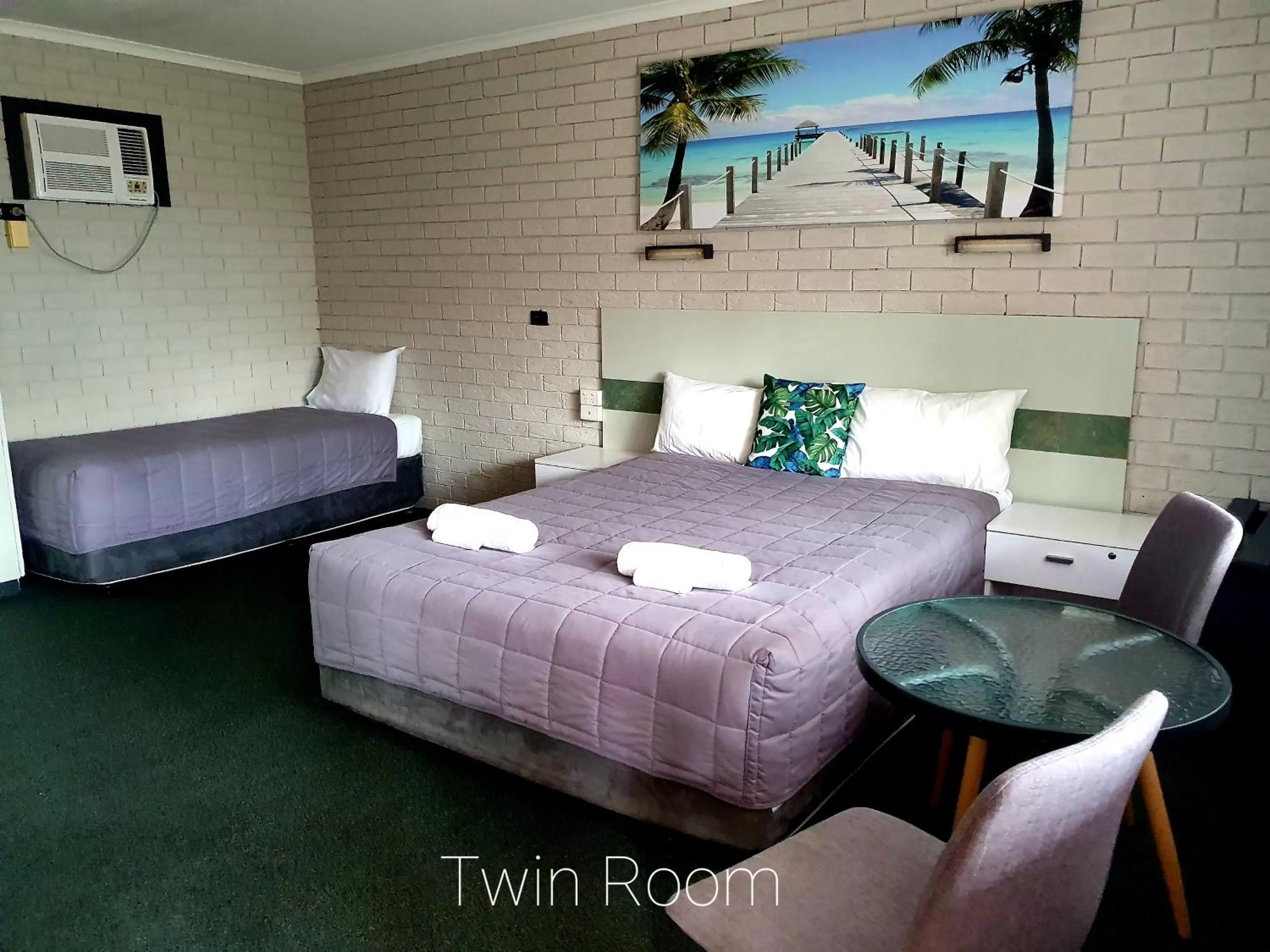 Bedroom, Bed in City Lights Motel