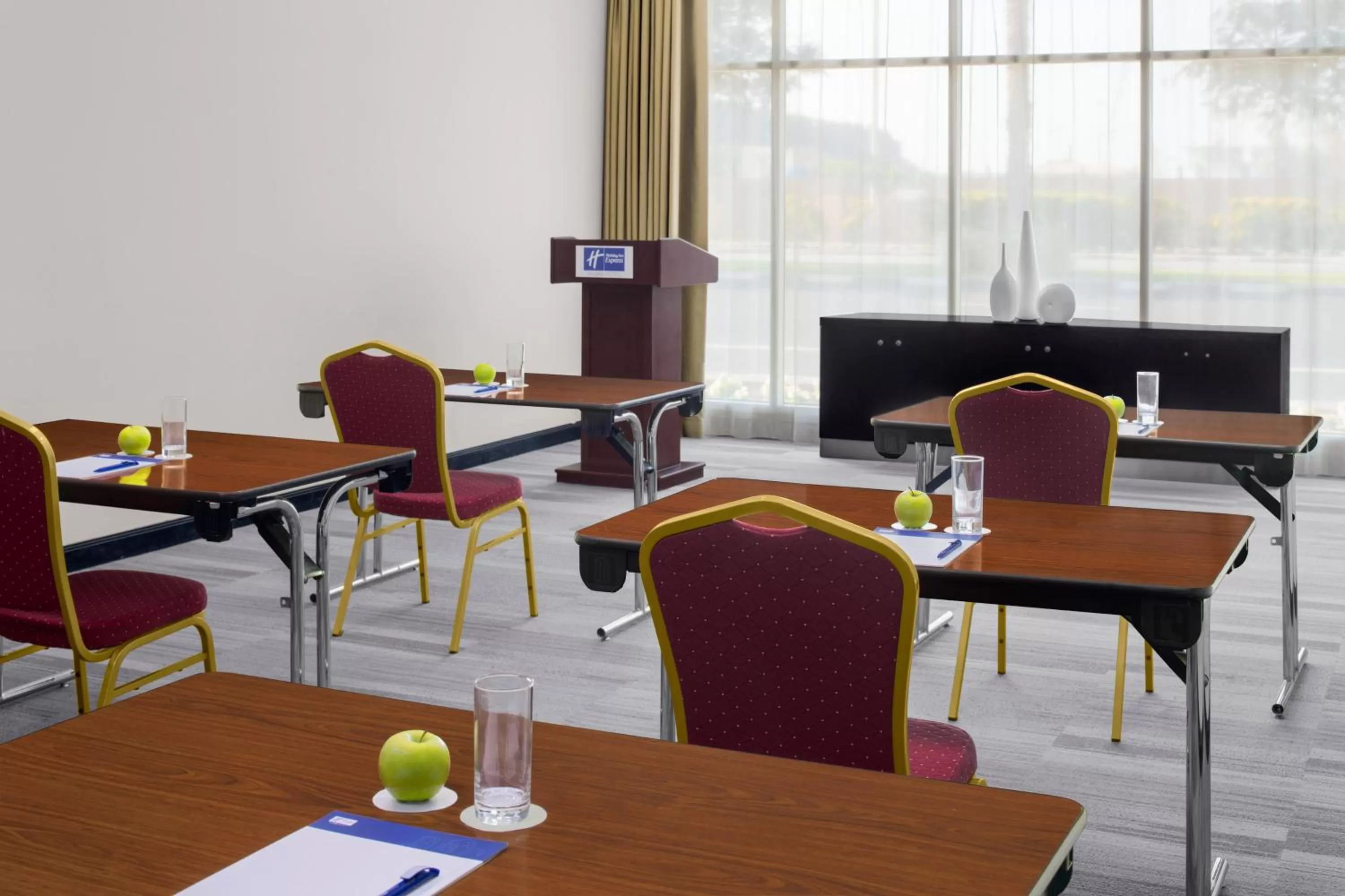 Meeting/conference room in Holiday Inn Express Dubai, Jumeirah by IHG