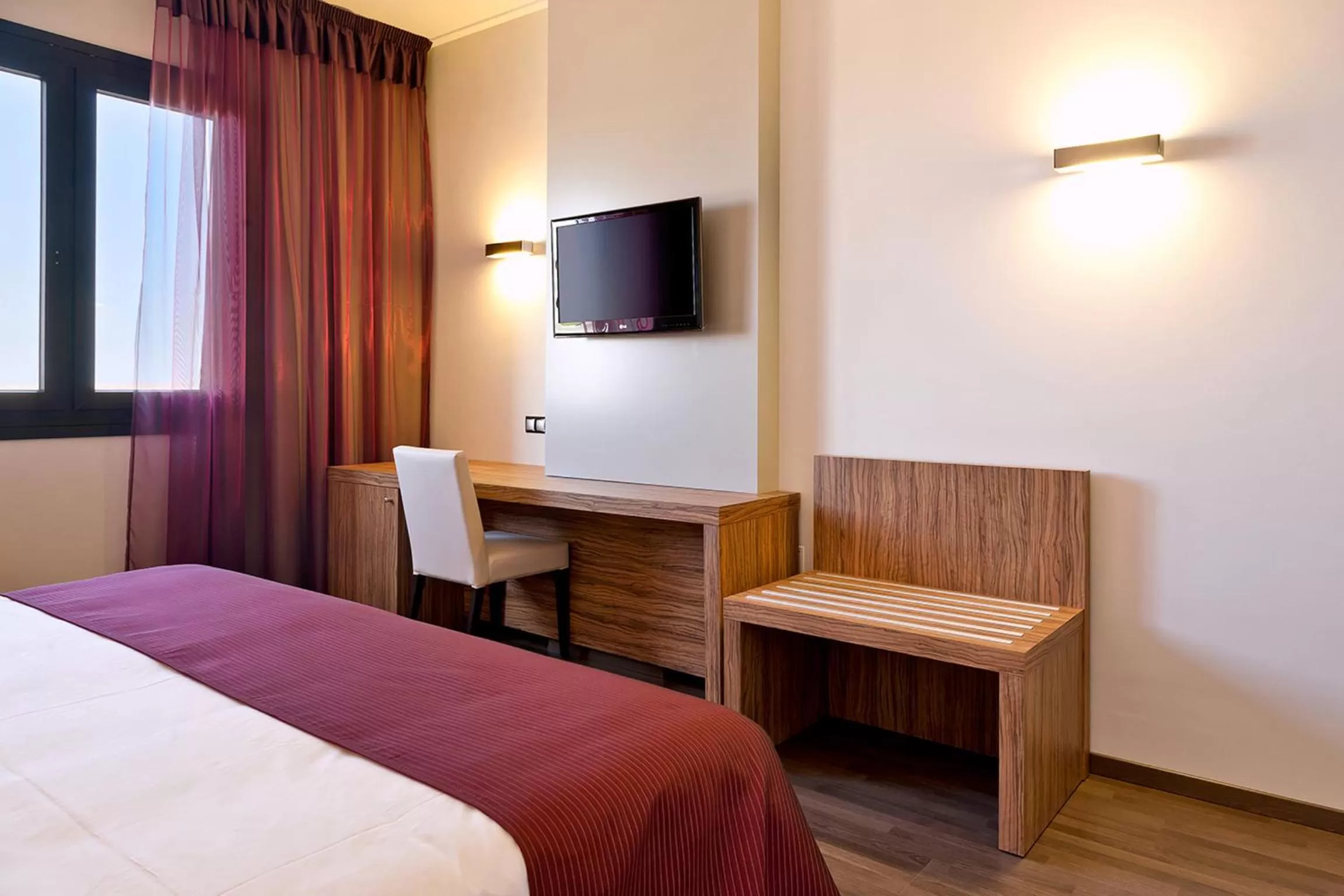 TV and multimedia, Bed in Dña Monse Hotel Spa & Golf