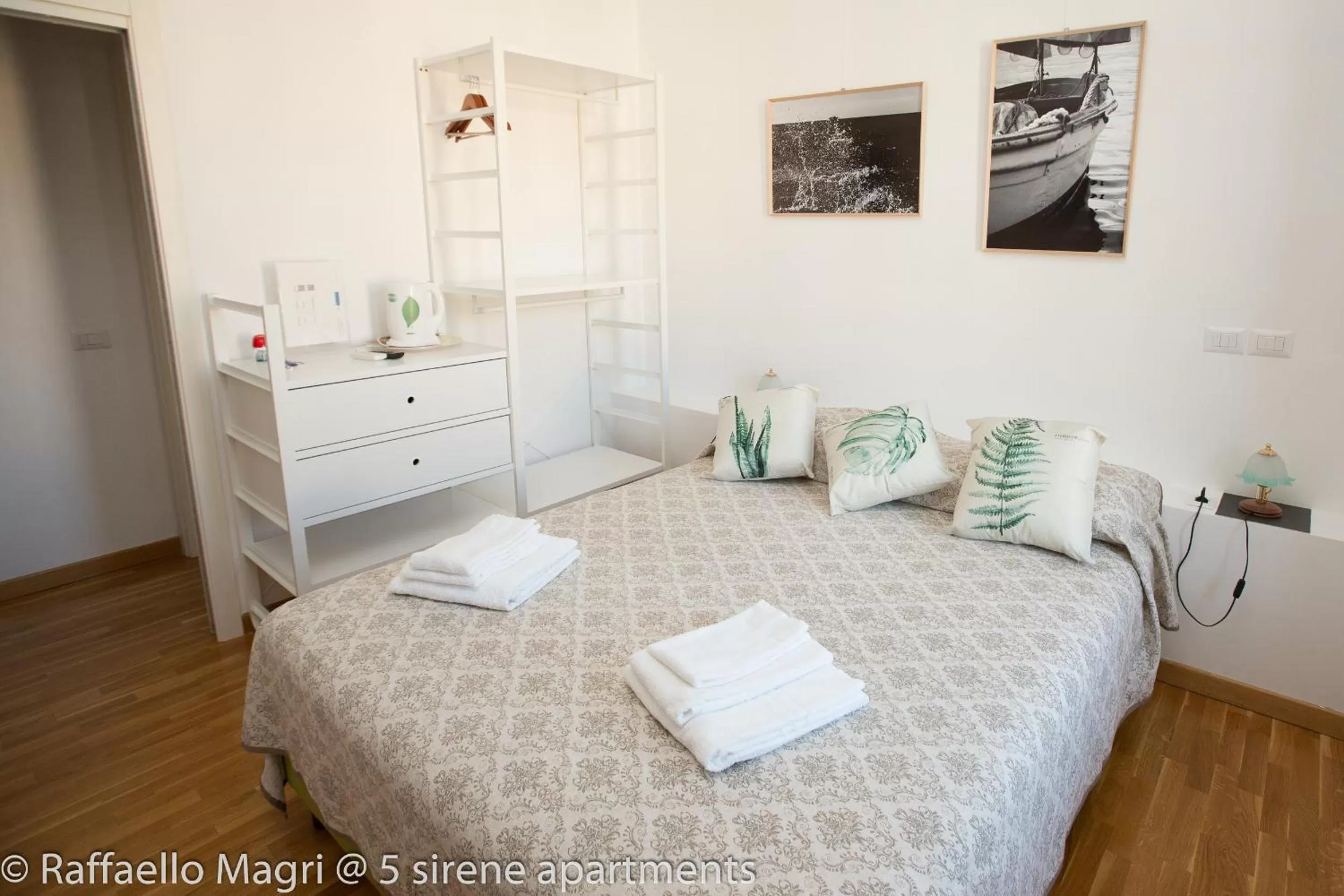 Bedroom, Bed in 5 sirene