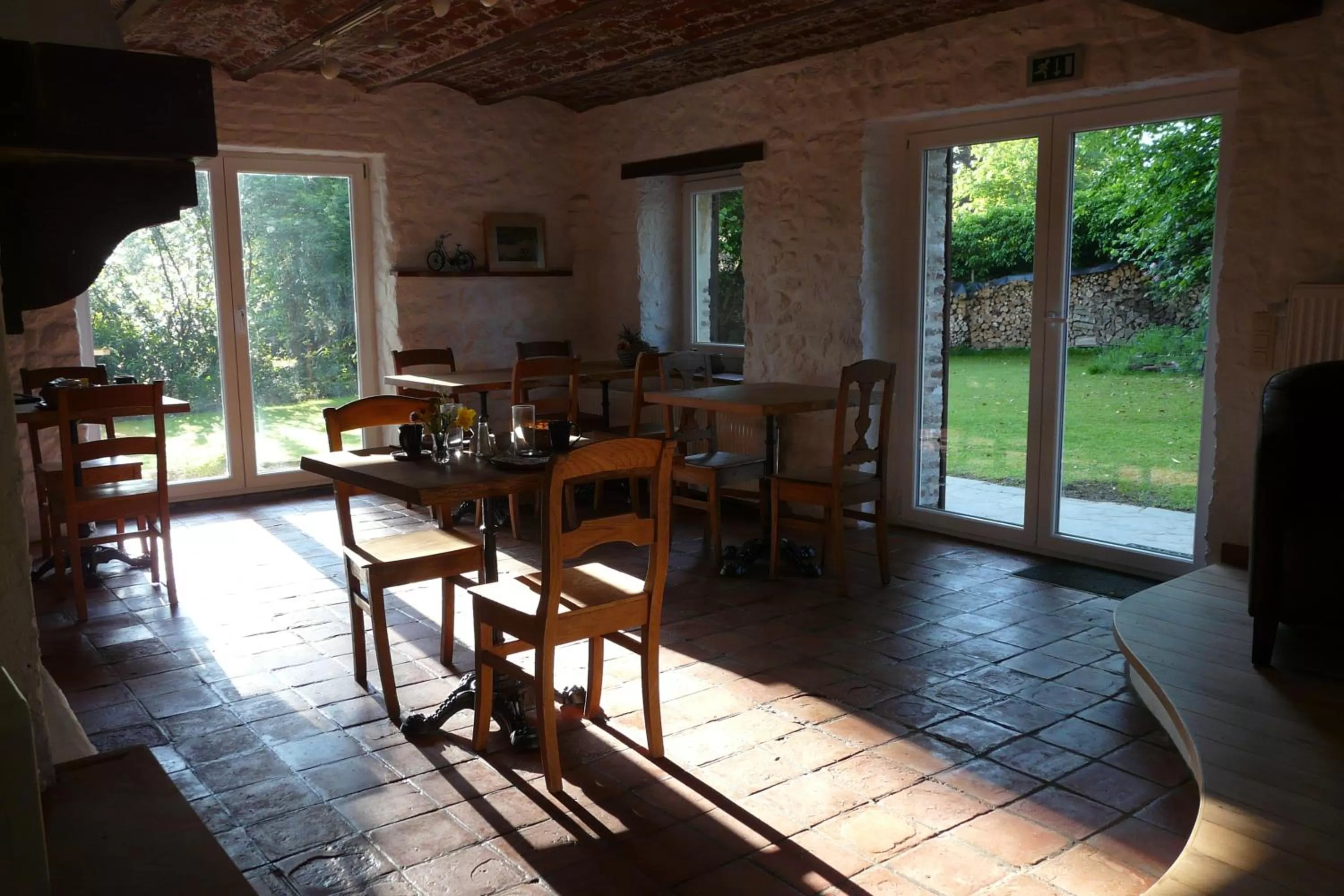 Restaurant/places to eat in B&B Le Valangré