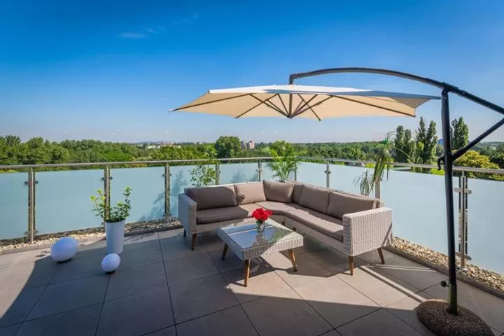 Balcony/Terrace in Hotel Lantier & Swimming Pool Zone