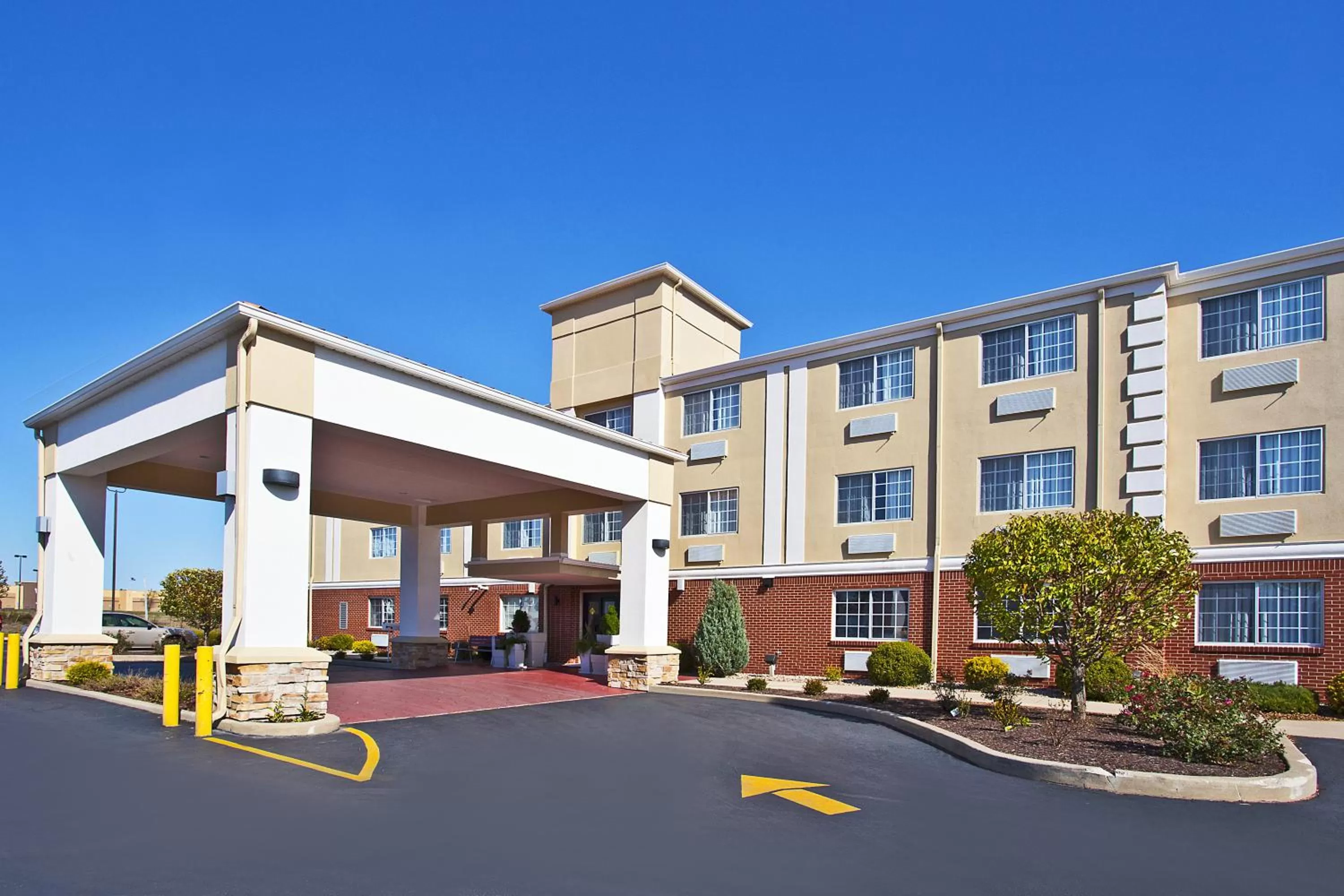 Property building in Holiday Inn Express Hotel & Suites Wabash by IHG
