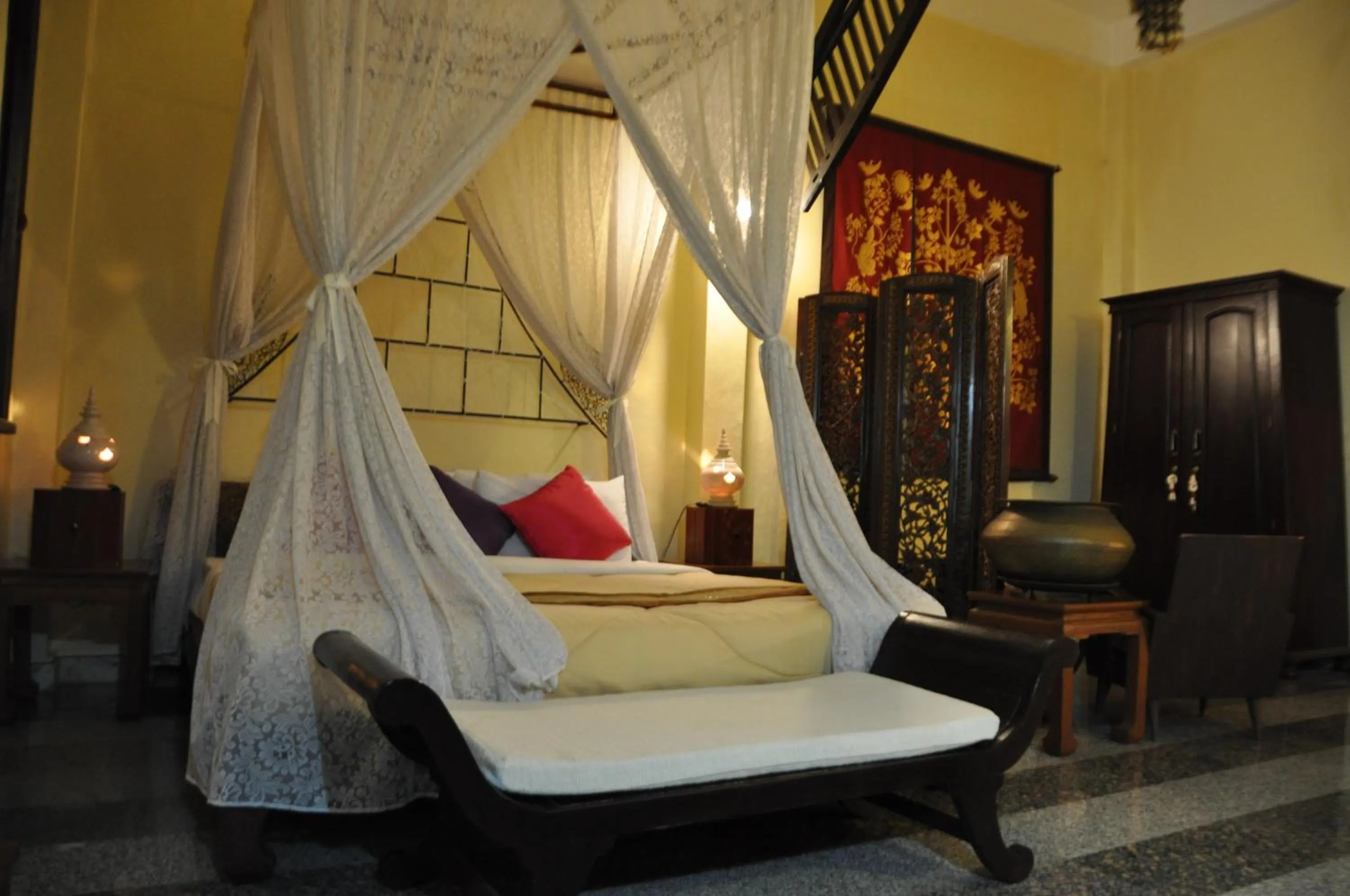 Bedroom in Ruean Thai Hotel