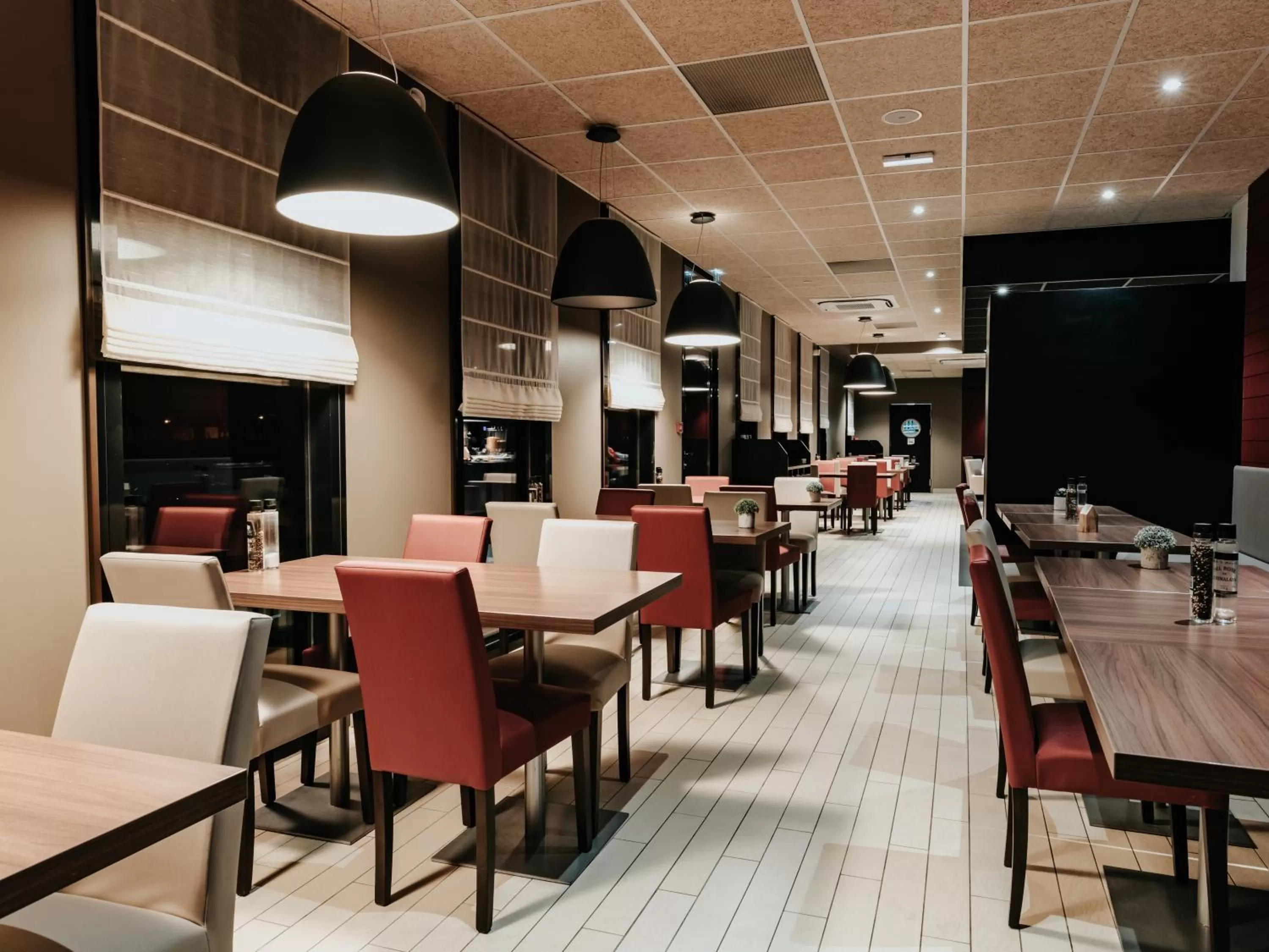 Dining area in Ibis Rouen Centre Rive Gauche Mermoz