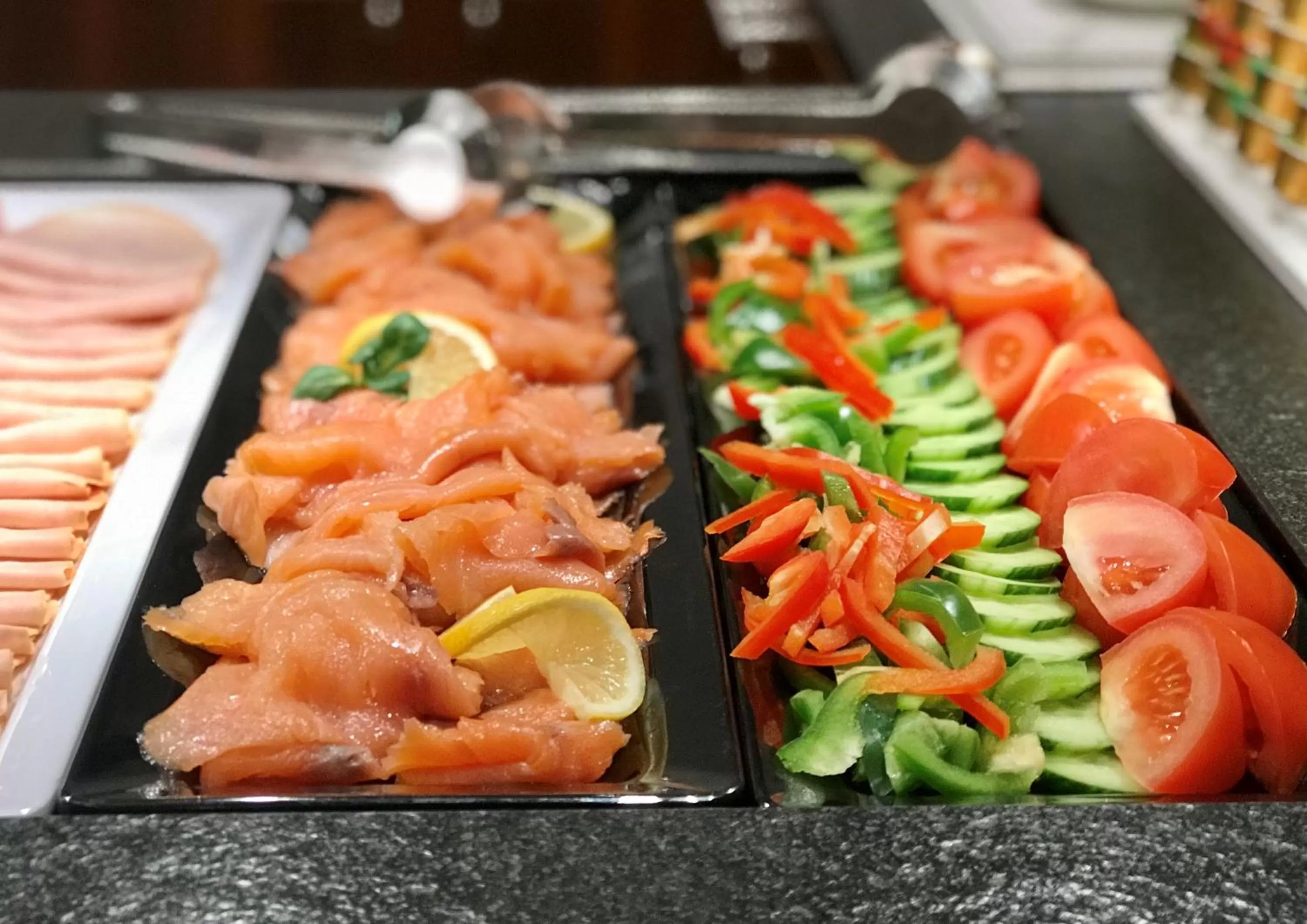 Buffet breakfast in Parkhotel Hall in Tirol