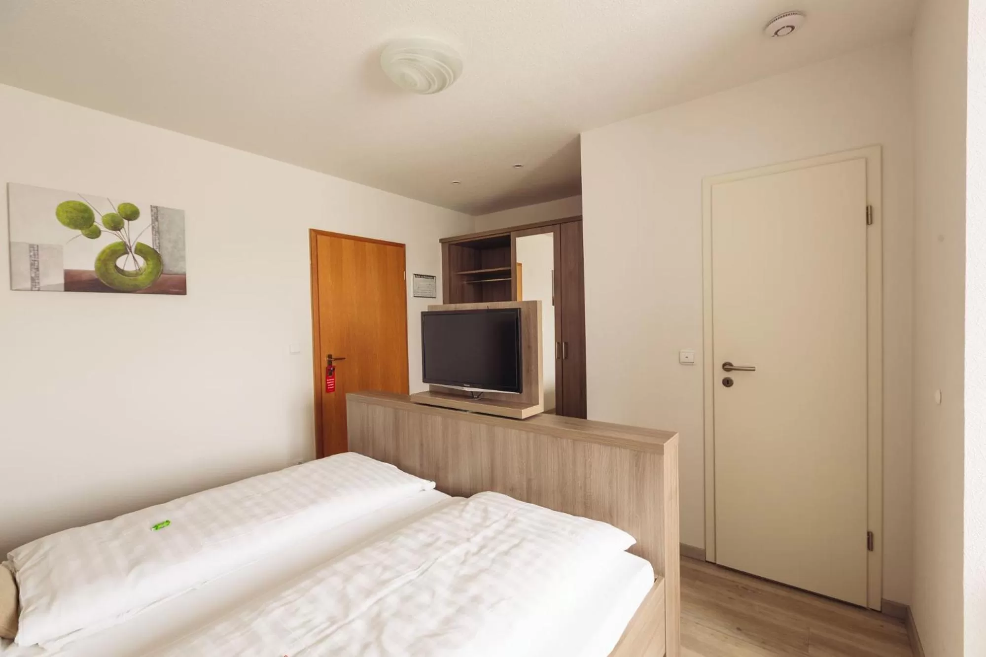 Photo of the whole room, Bed in Landgasthof Zur scharfen Ecke