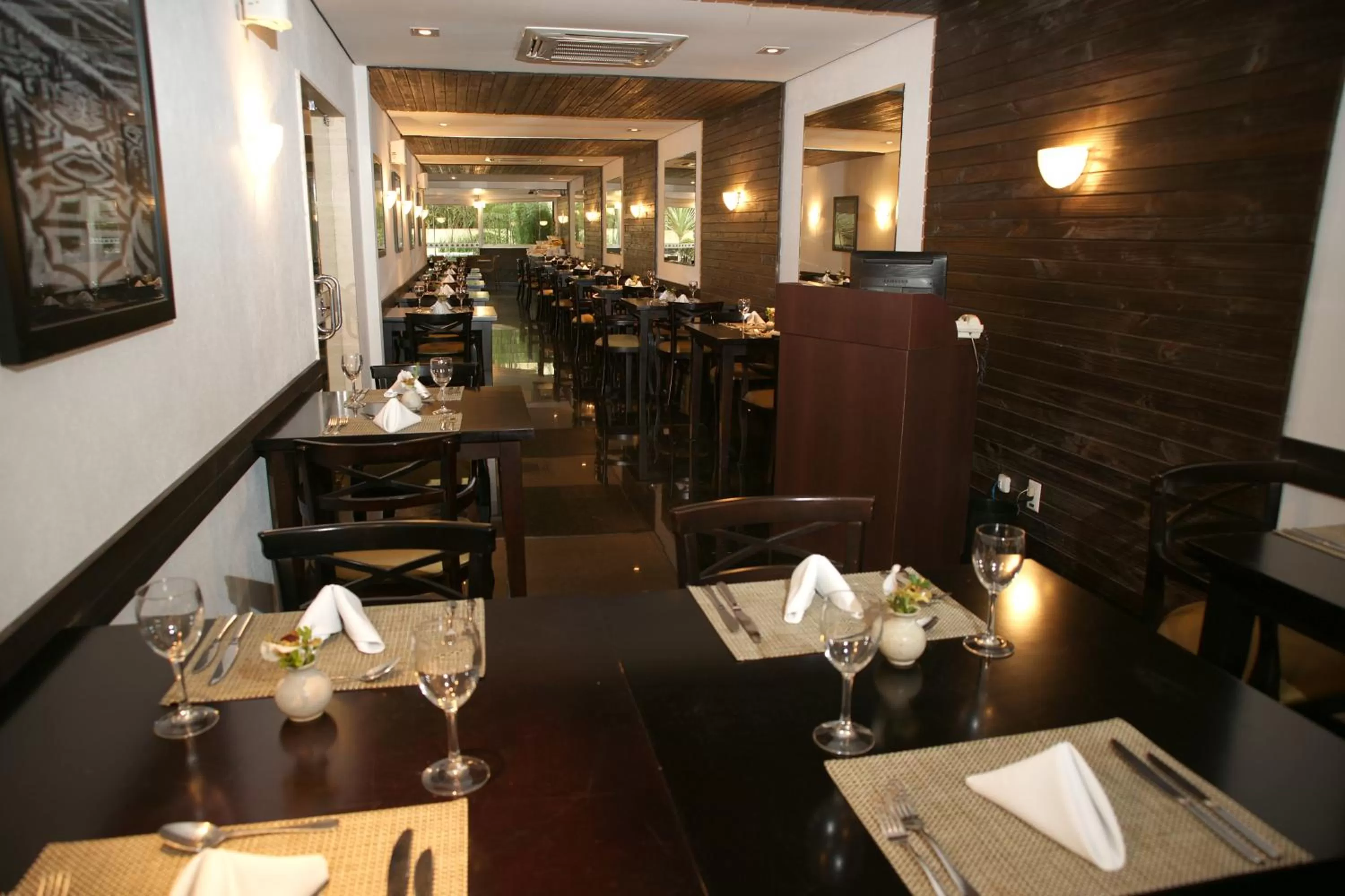 Restaurant/places to eat in Royal Collection Paulista