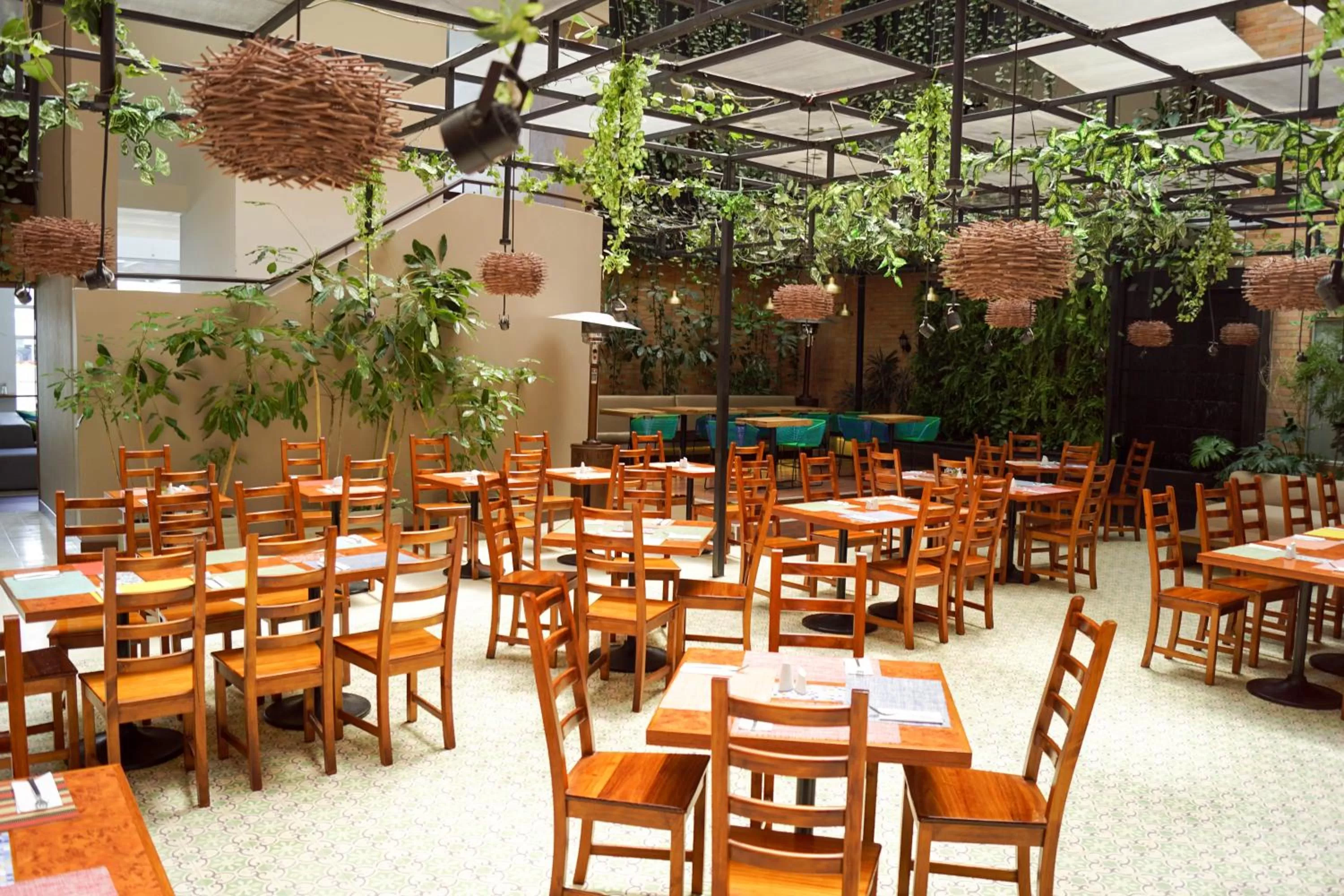 Restaurant/places to eat in Hotel Factory Green Bogotá Occidente Calle 80