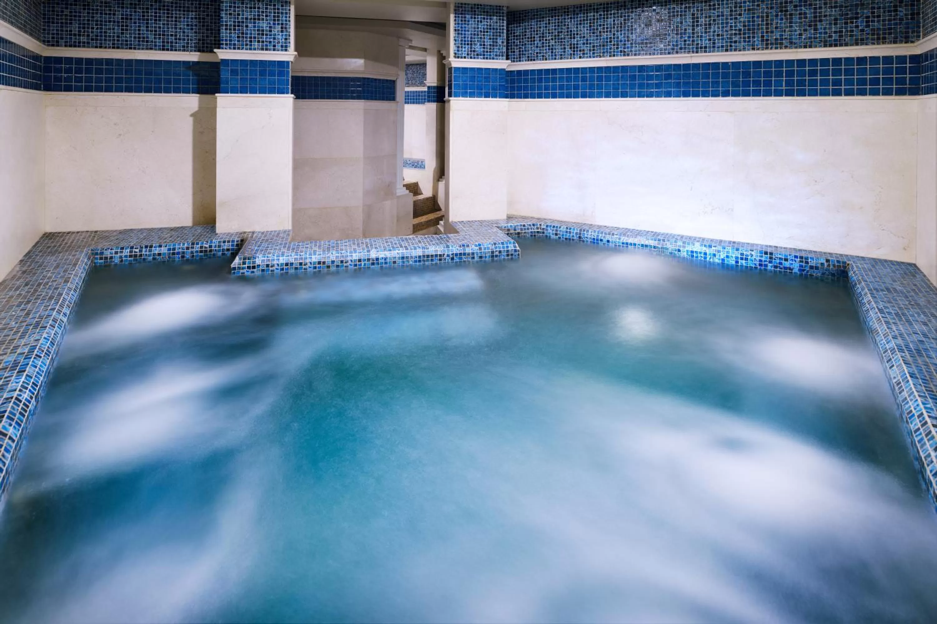 Hot Tub in Mövenpick Hotel Karachi