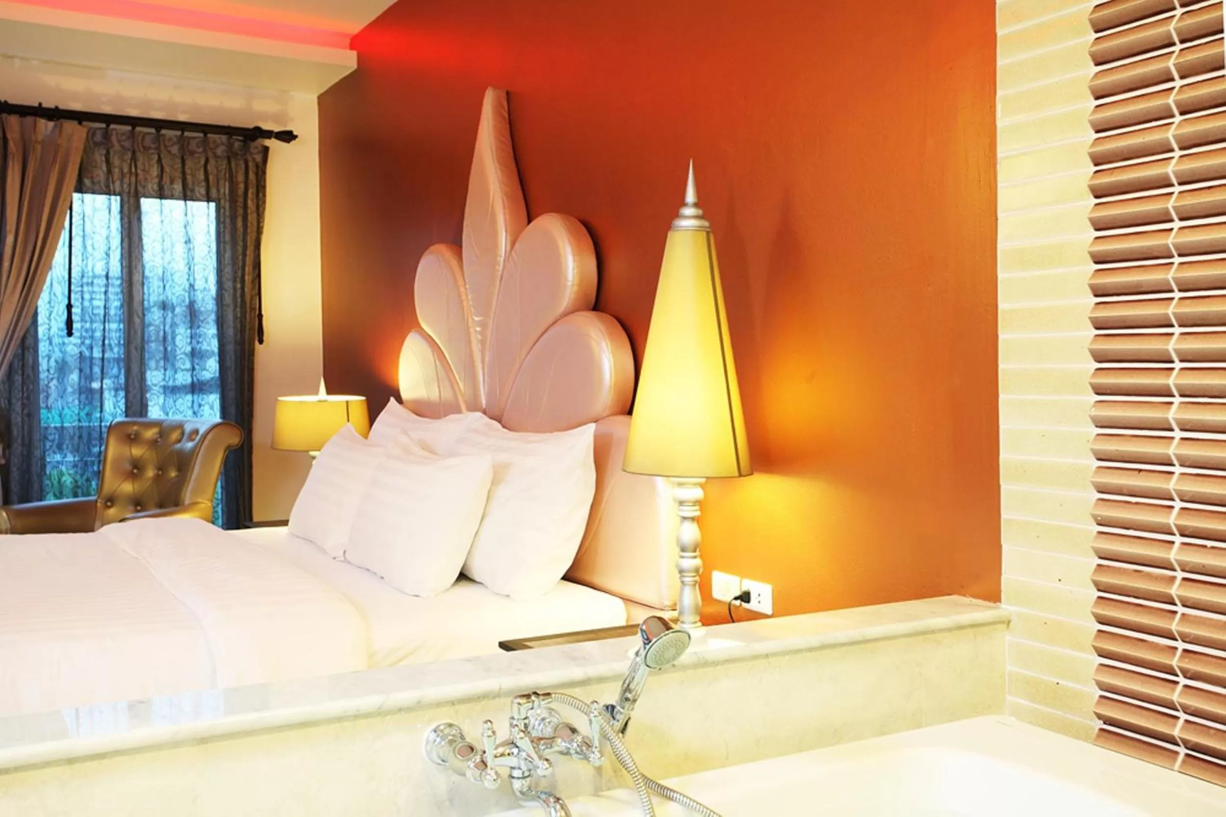 Photo of the whole room, Bed in Chillax Resort