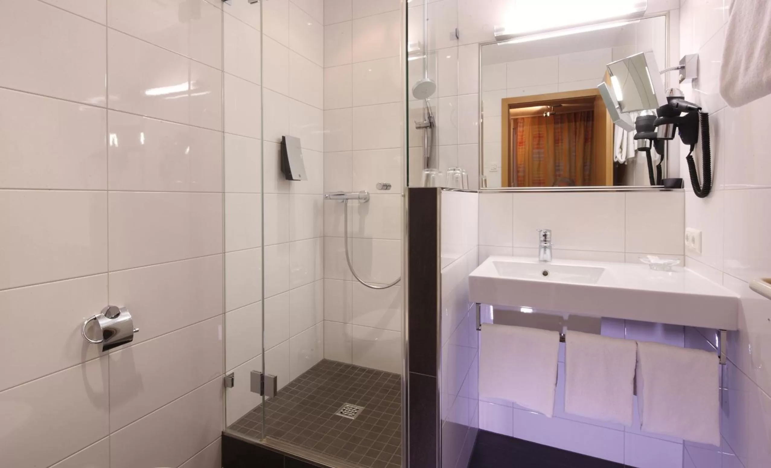 Bathroom in Hotel Messmer