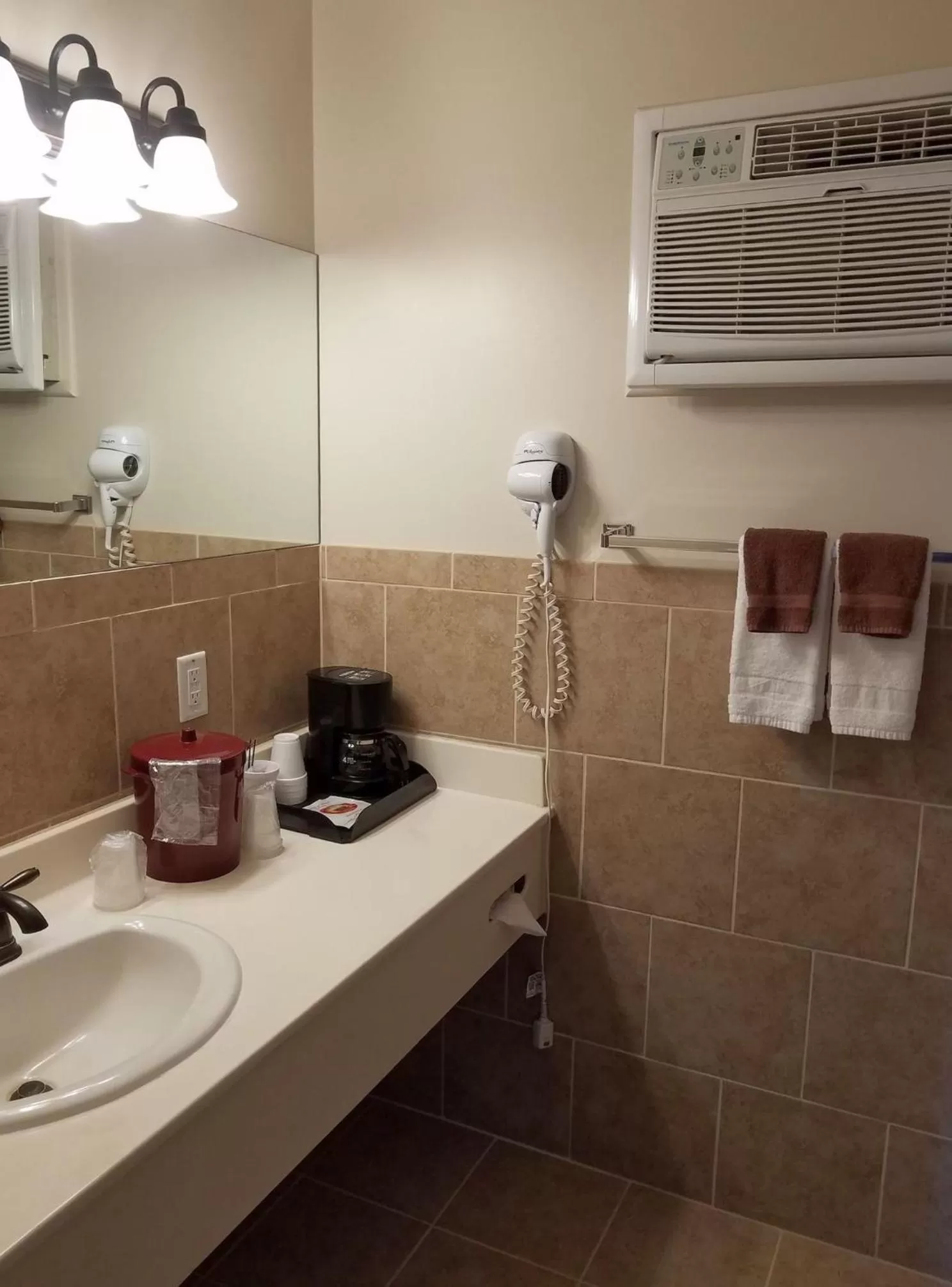 Bathroom in Aquarius Inn
