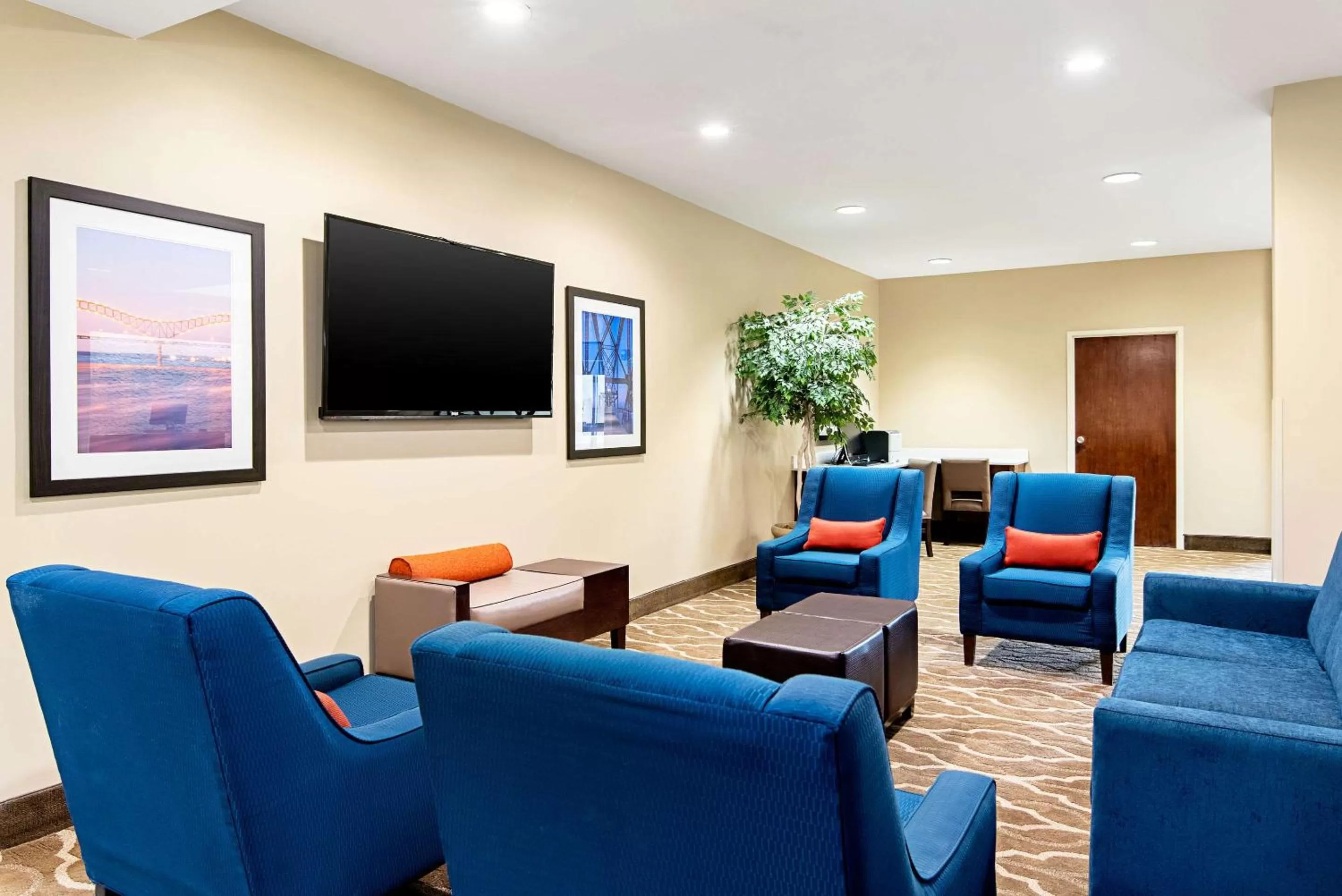 Lobby or reception in Comfort Inn & Suites Pine Bluff