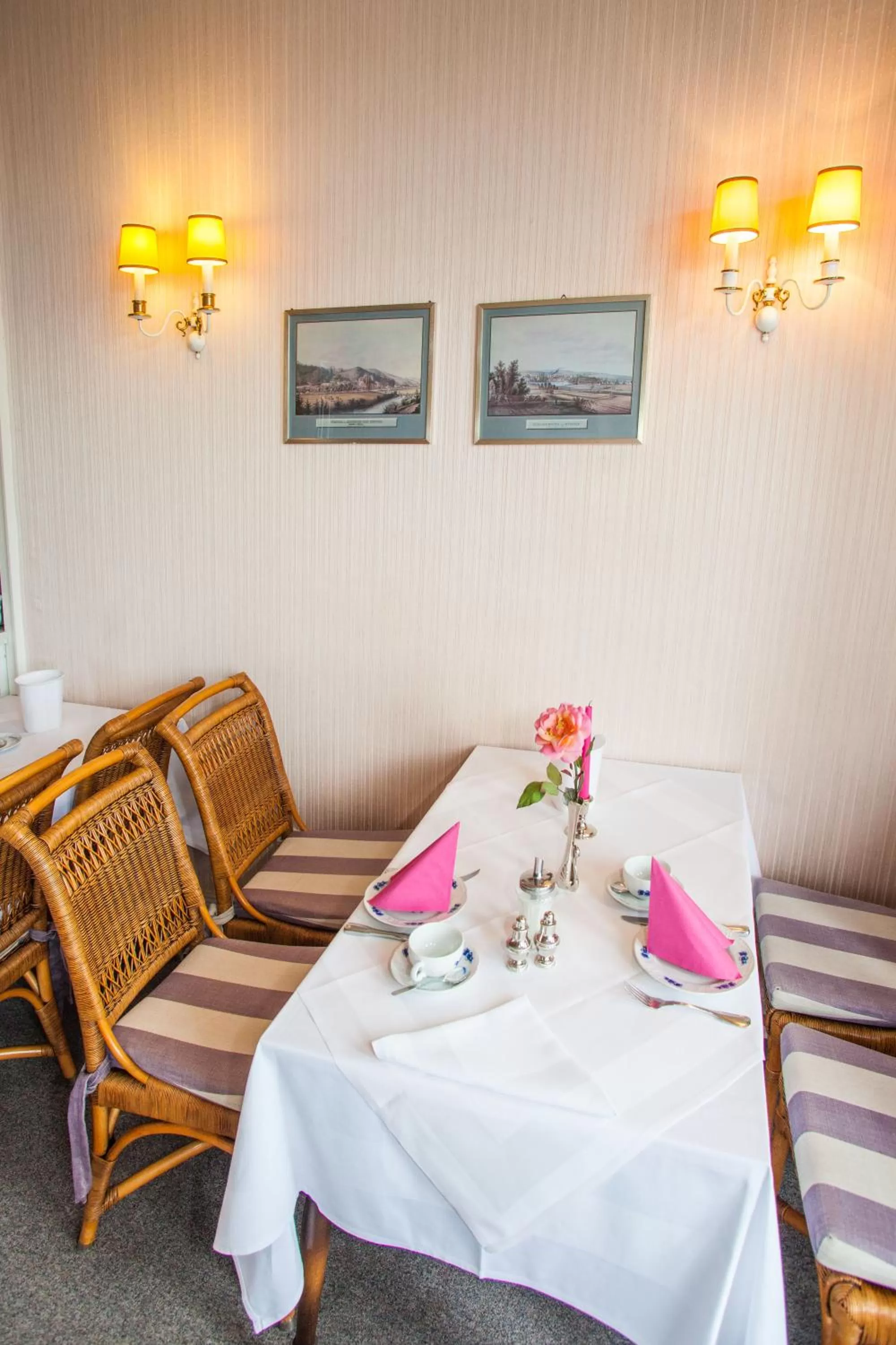 Restaurant/places to eat in Hotel Rosenau