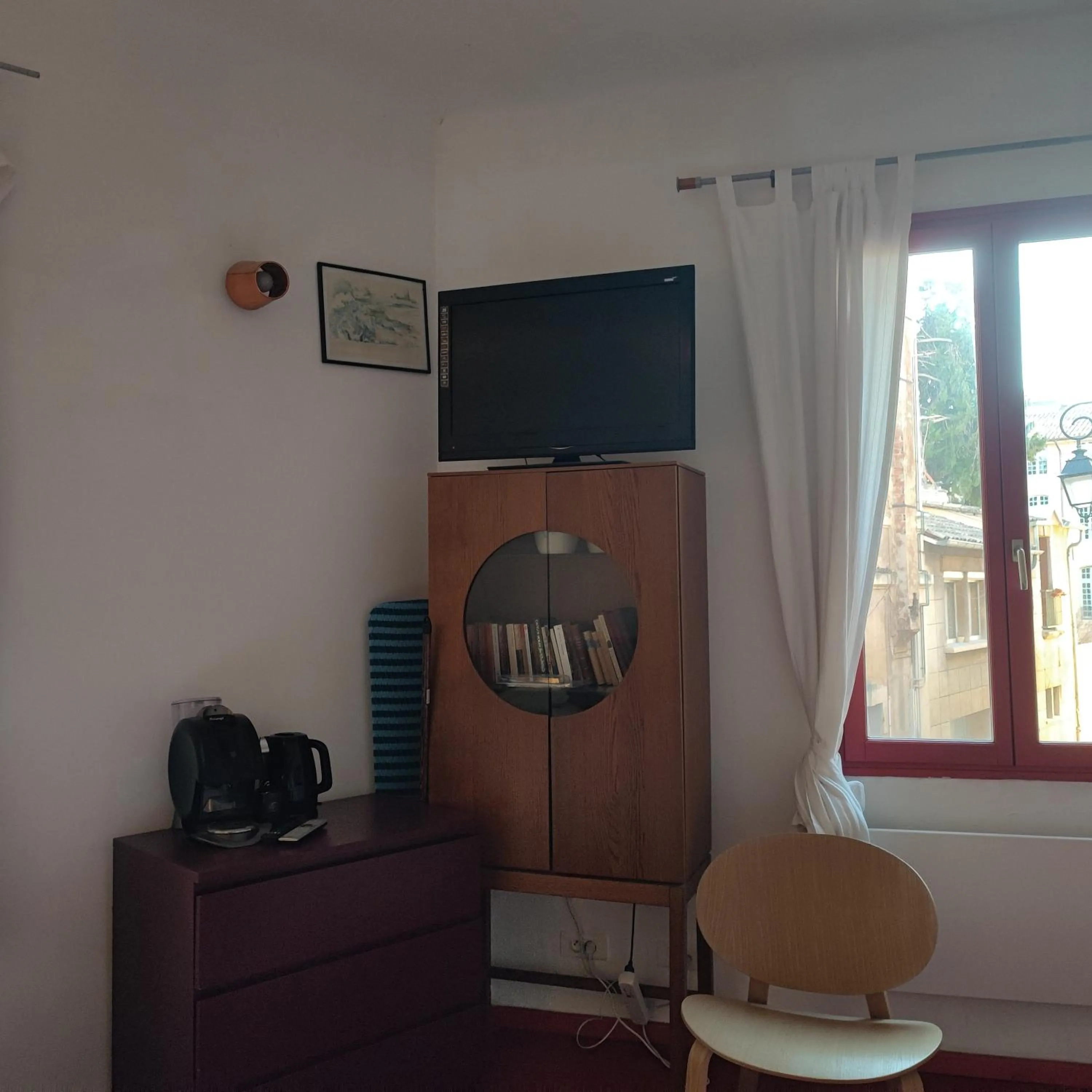 TV and multimedia, TV/Entertainment Center in Precheurs Studios