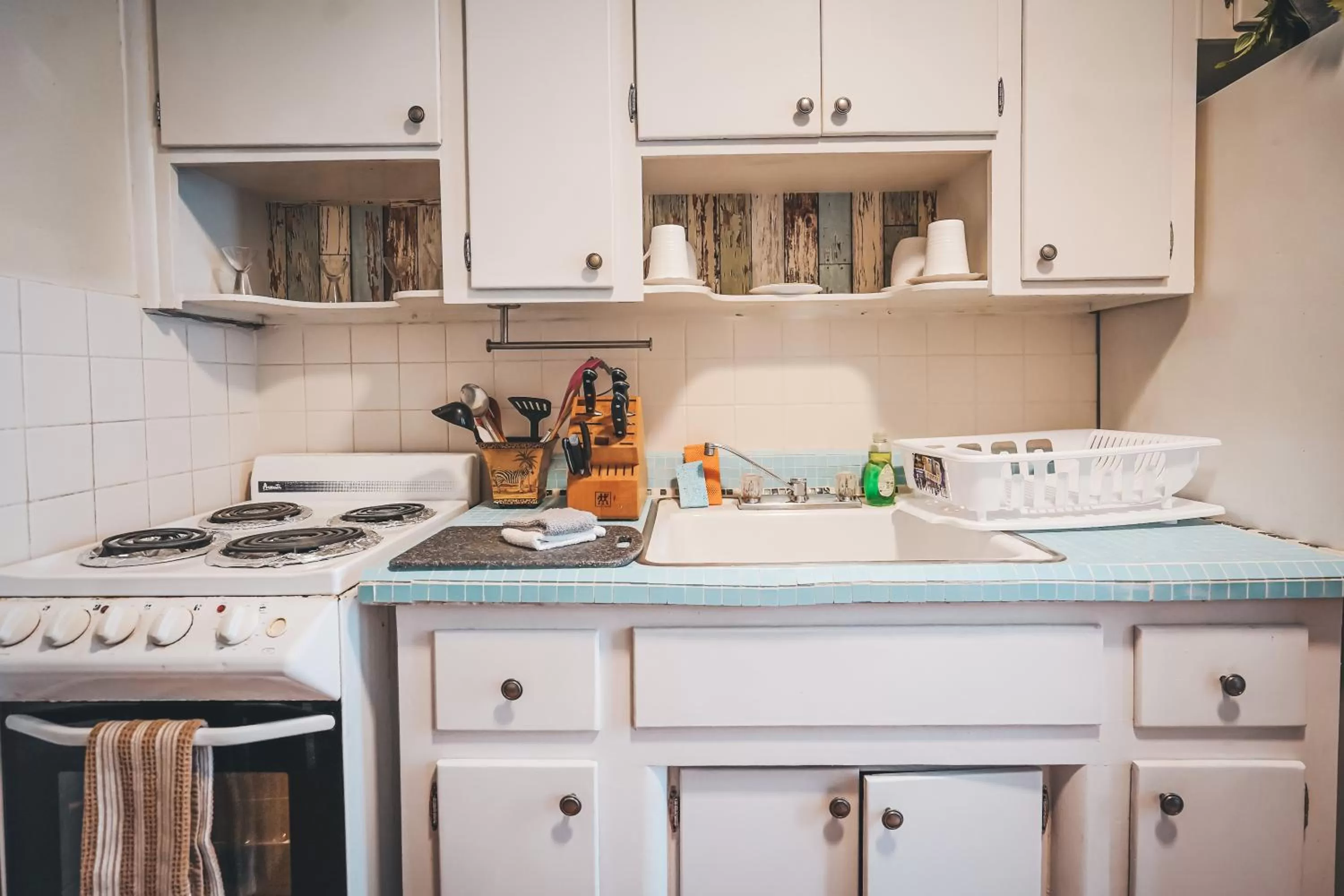 Kitchen or kitchenette in Hollywood Light Haven Lodge
