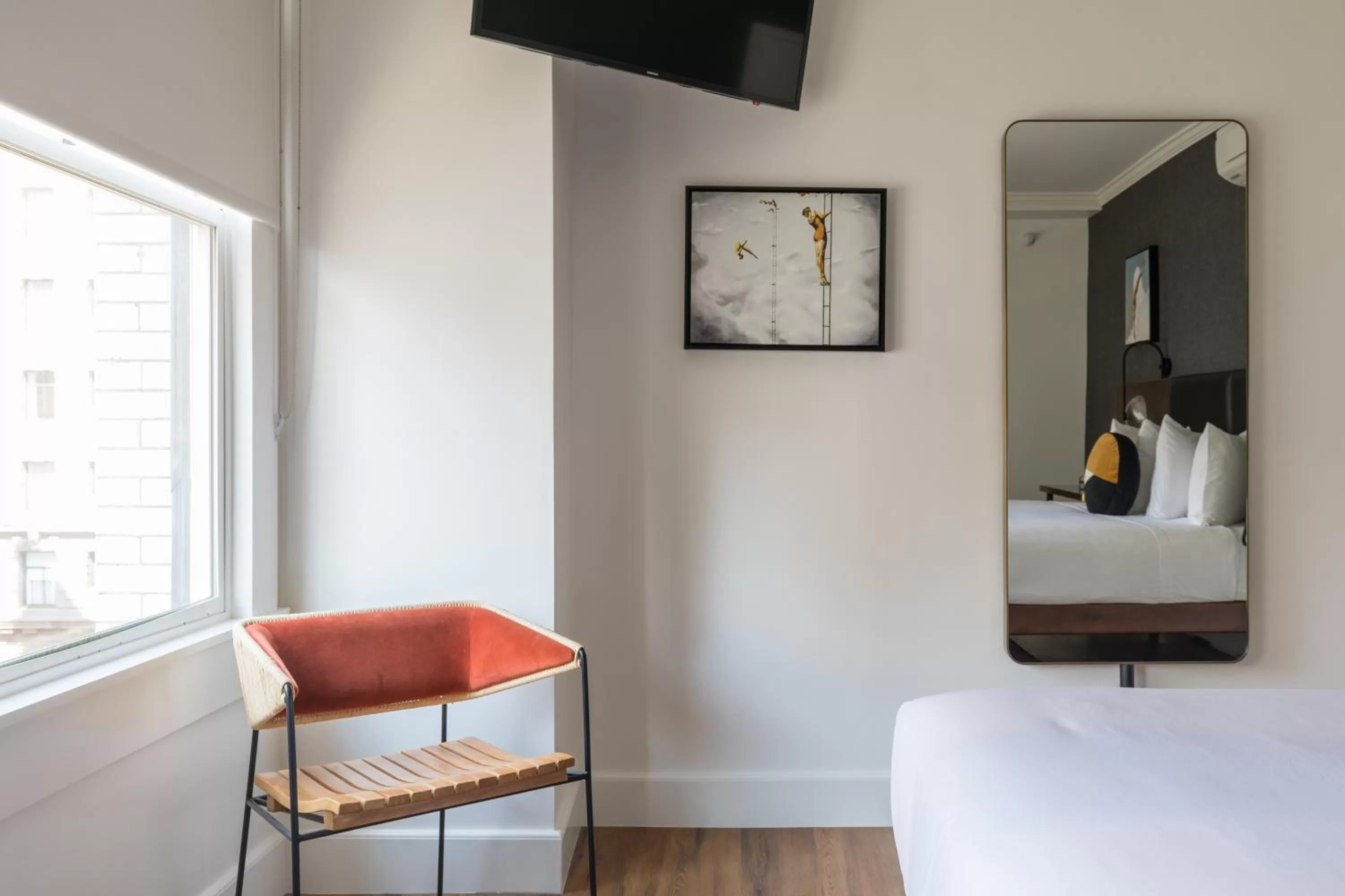 Bedroom, Bed in Hotel Stratford San Francisco - Handwritten Collection