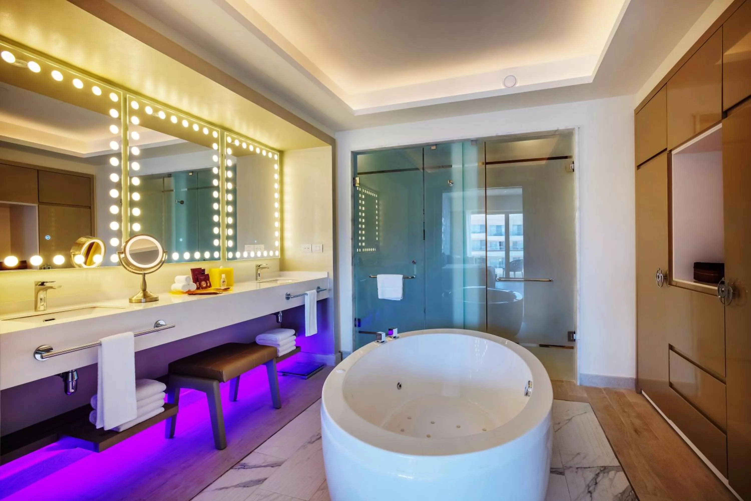 Bathroom in Planet Hollywood Cancun by Royalton, An Autograph Collection All-Inclusive Resort