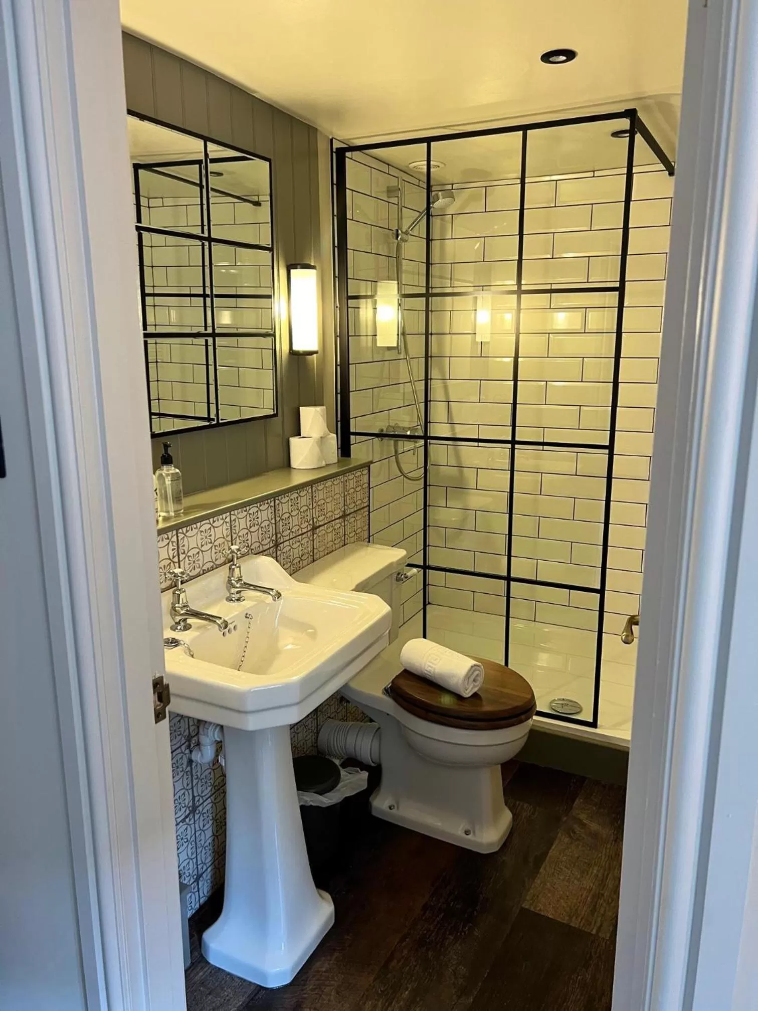 Bathroom in The Punchbowl Inn
