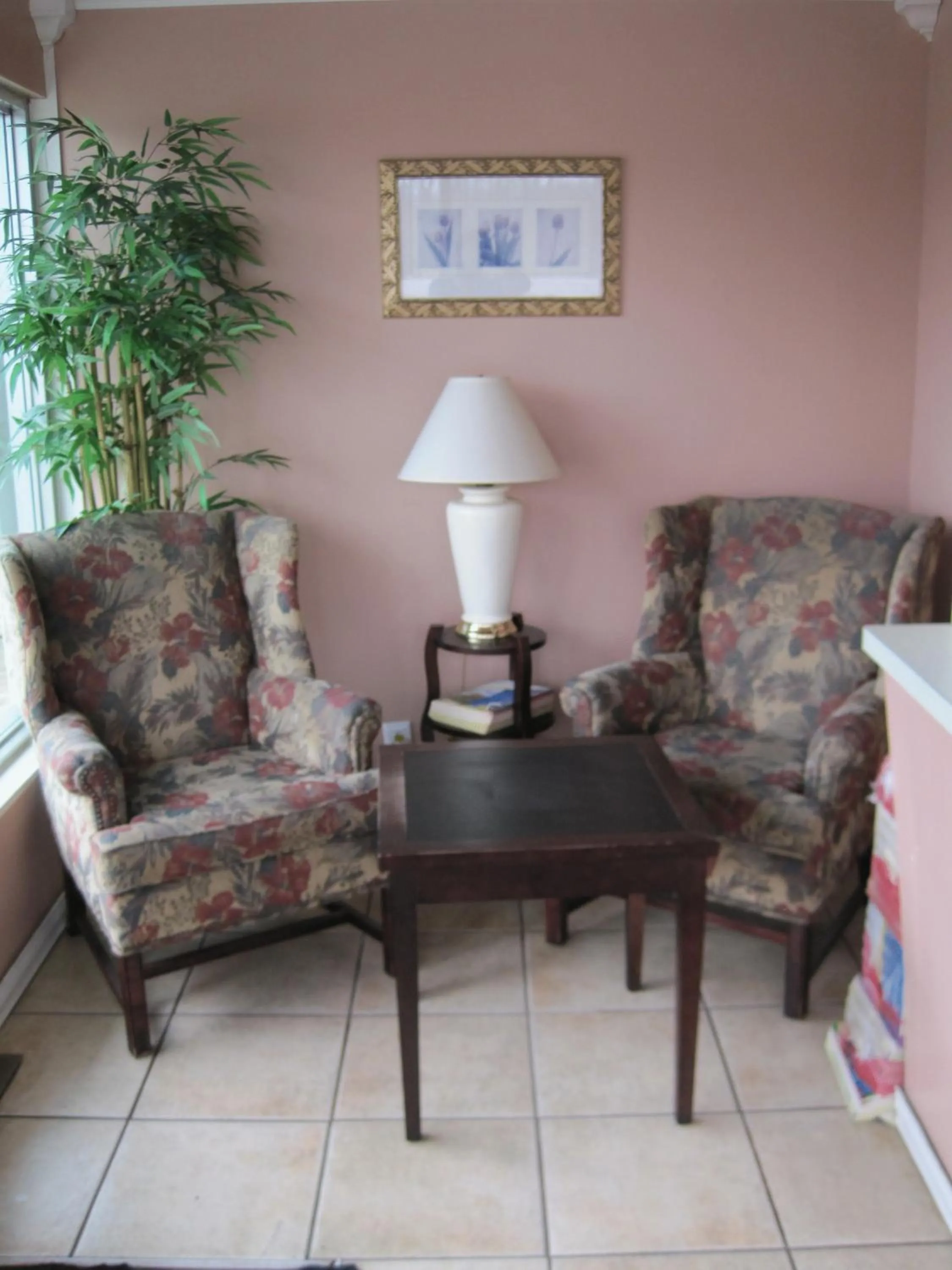 Seating area in Royal Relax Inn