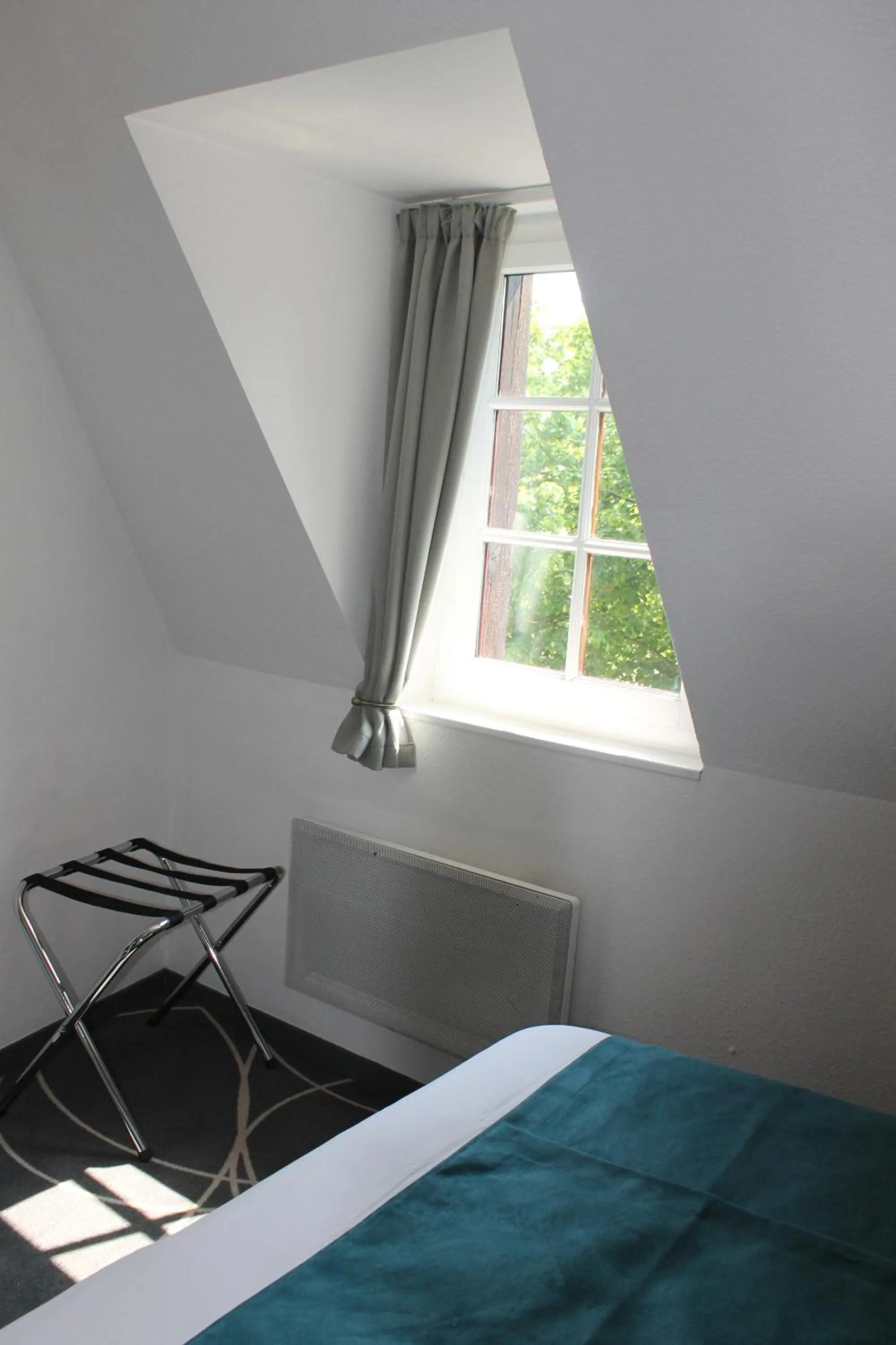 Bed in Hôtel Le Blason