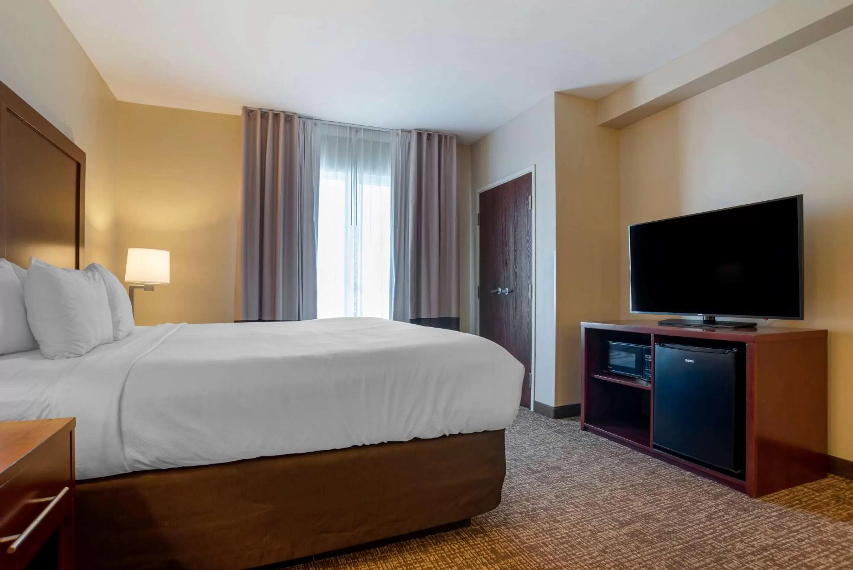 Bed in Comfort Suites Foley - North Gulf Shores