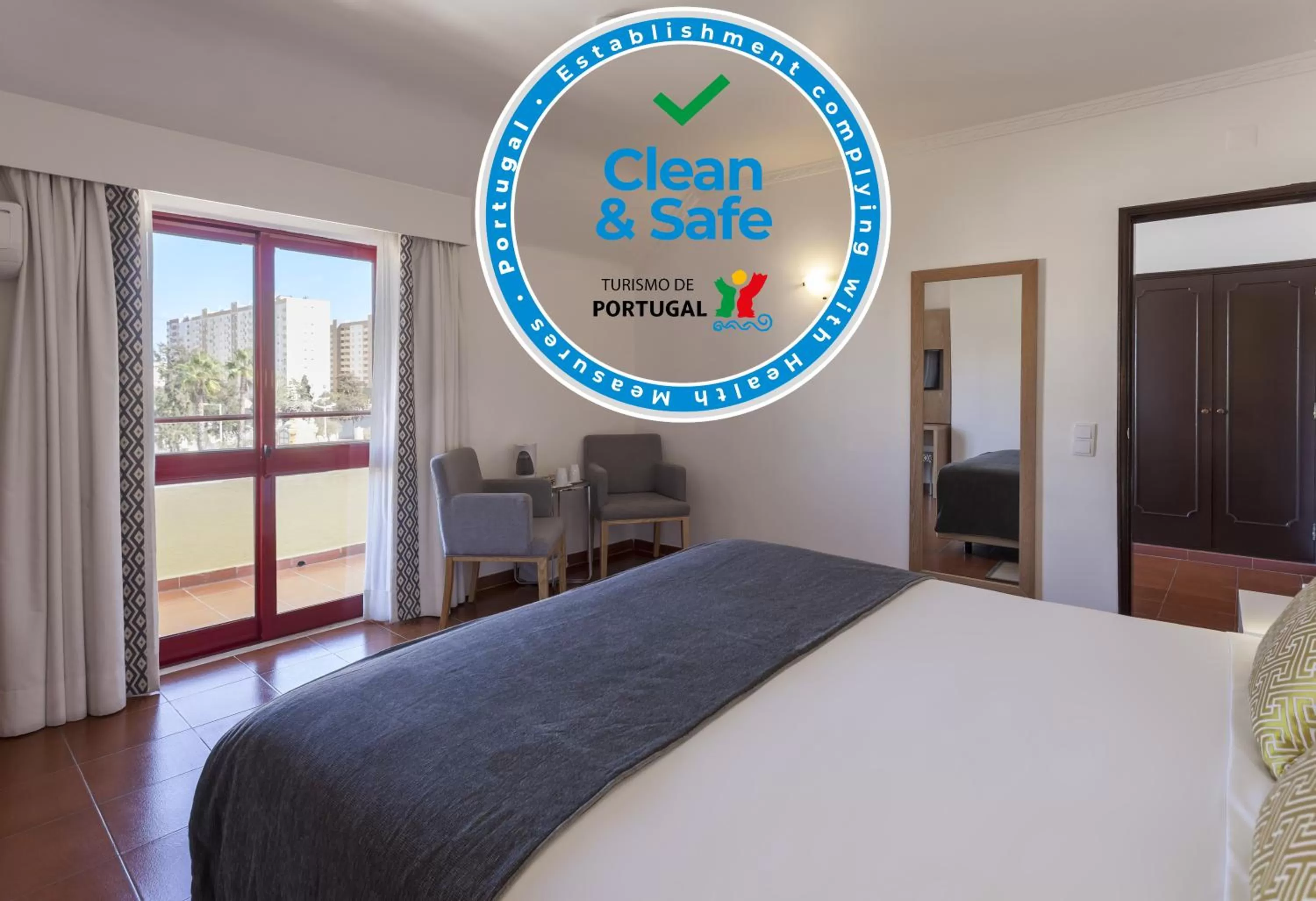 Bed in Best Western Hotel Dom Bernardo