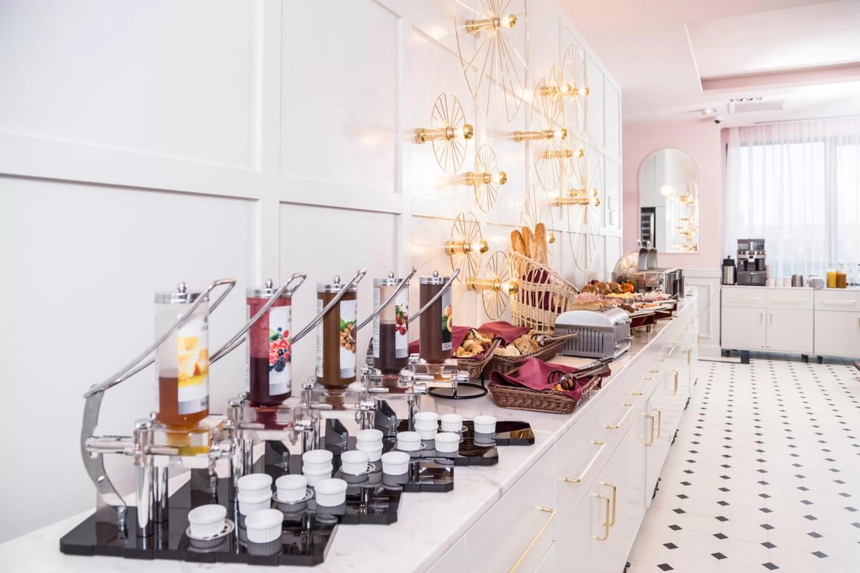 Breakfast in Hotel Cismigiu