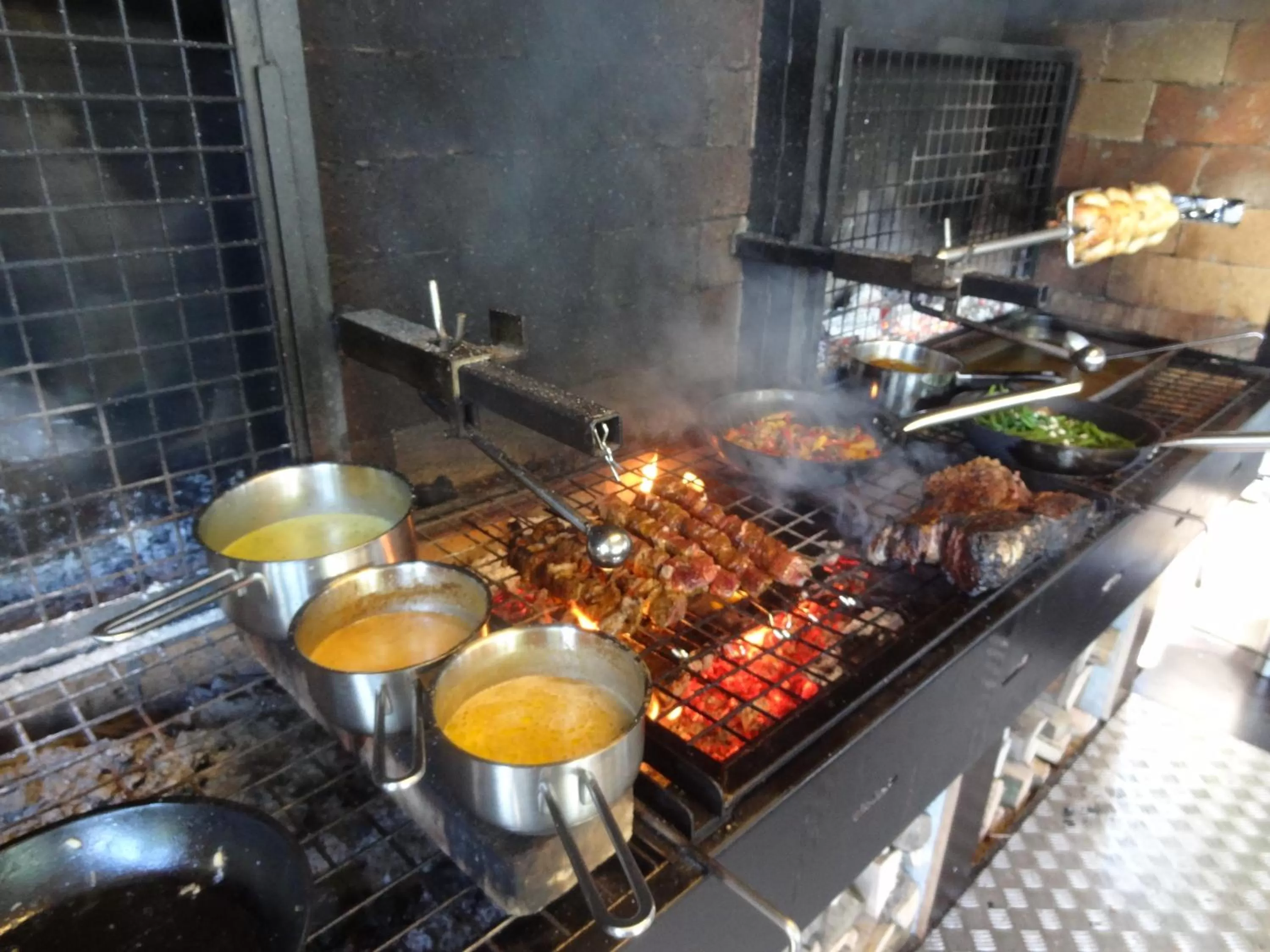 Restaurant/places to eat in Chez Maman Hotel & Restaurant