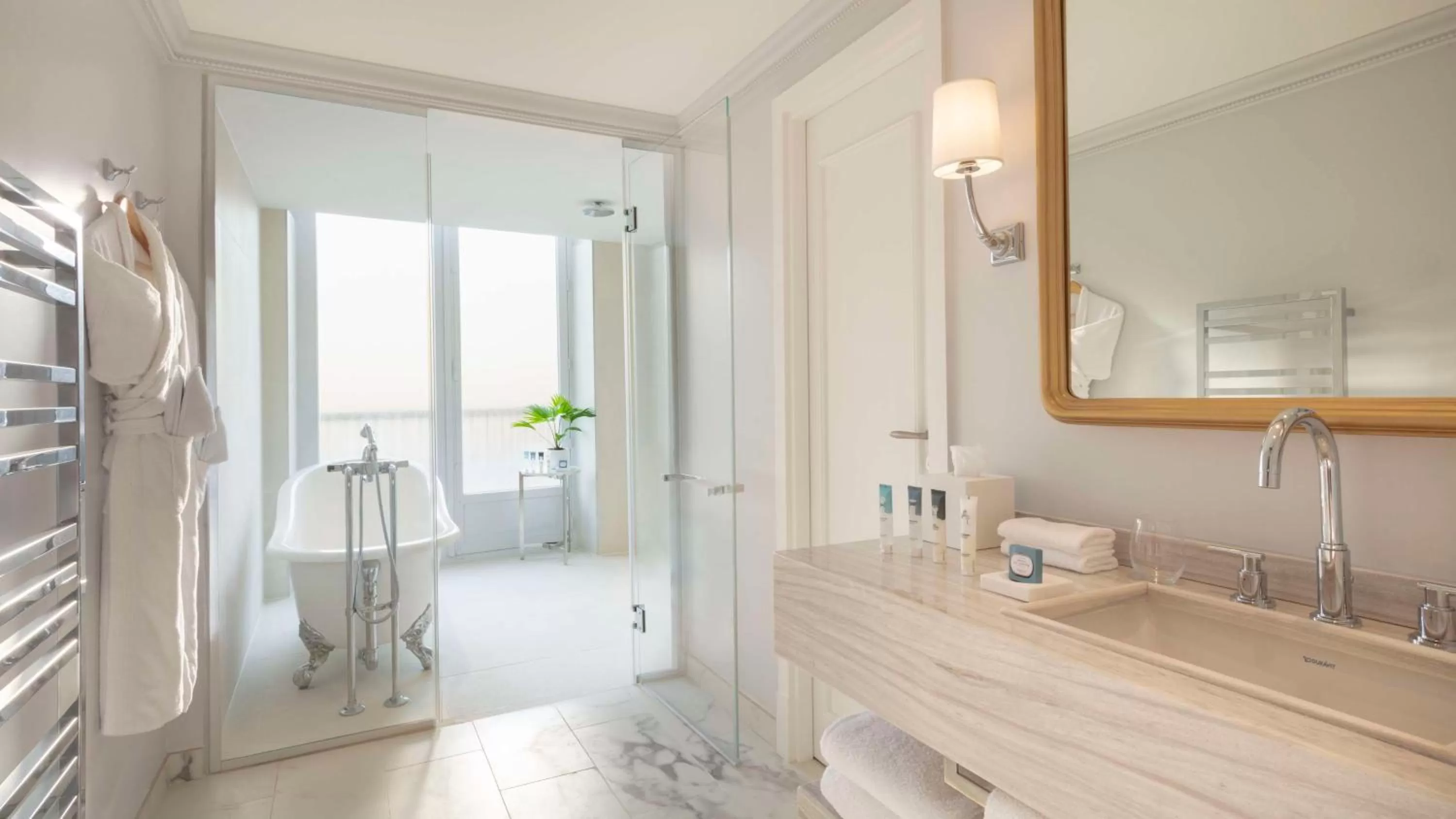 Bathroom in Hôtel du Louvre, in The Unbound Collection by Hyatt