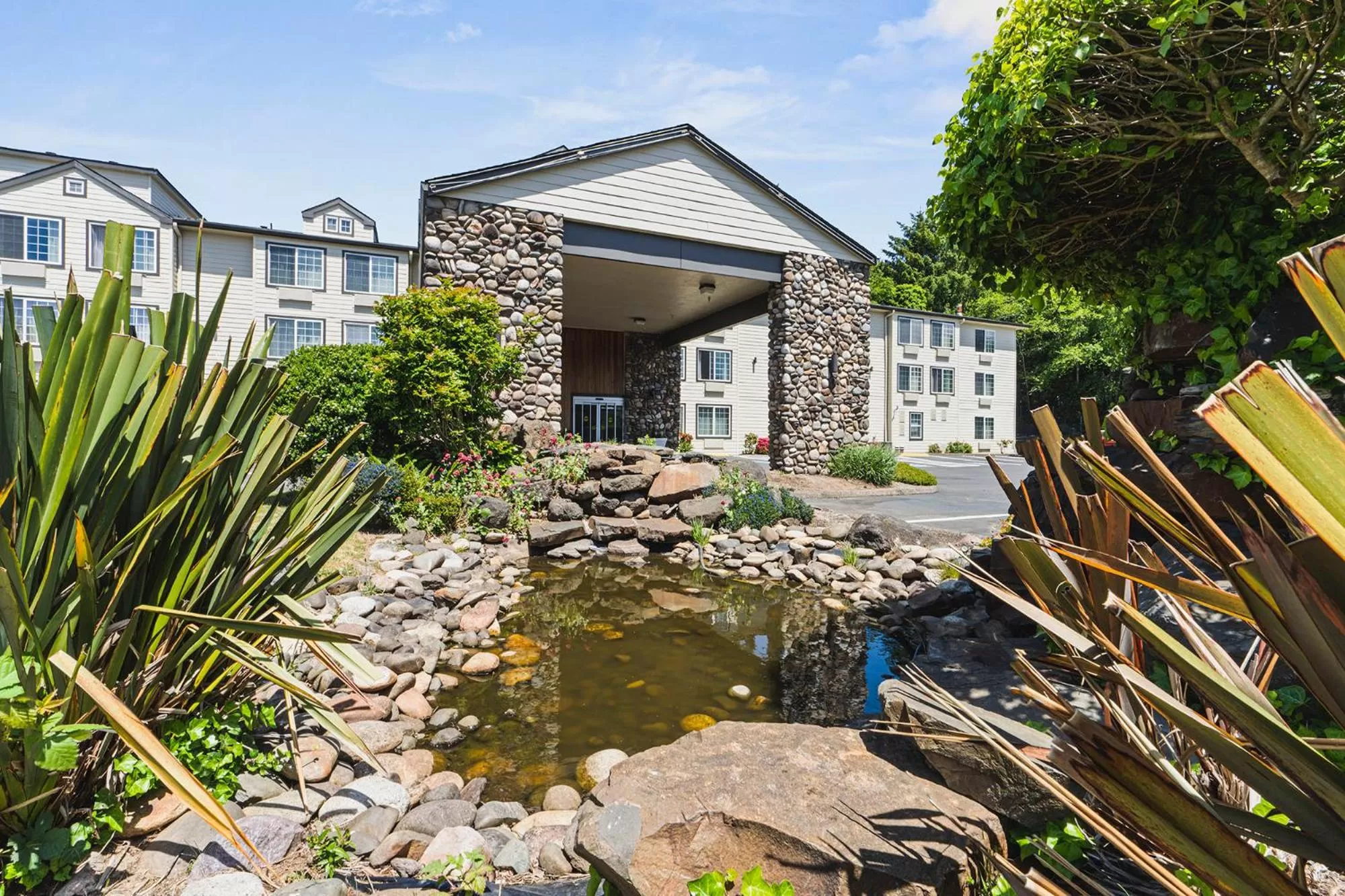 Property building in The Ashley Inn & Suites