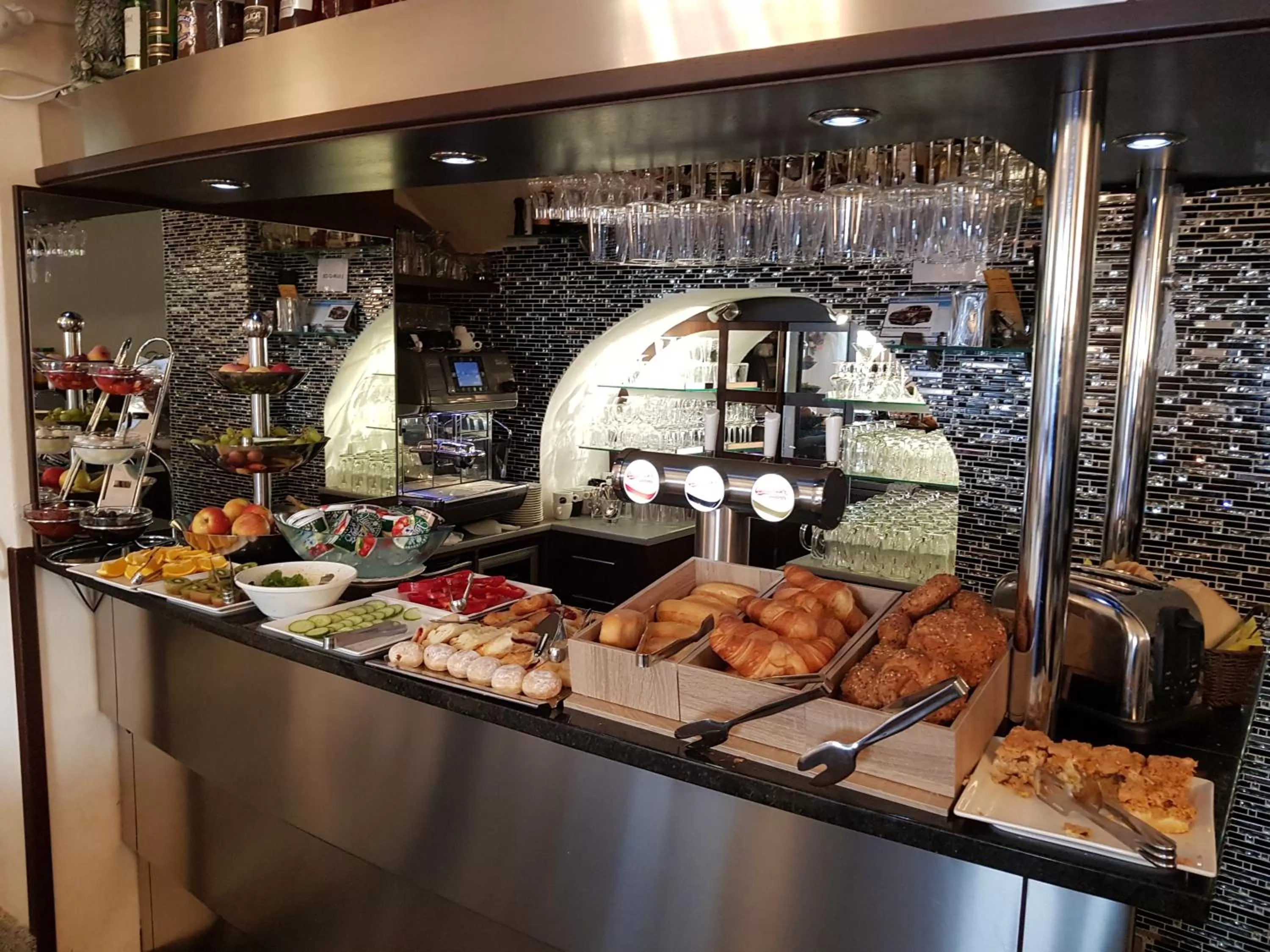 Buffet breakfast in Hotel Grand