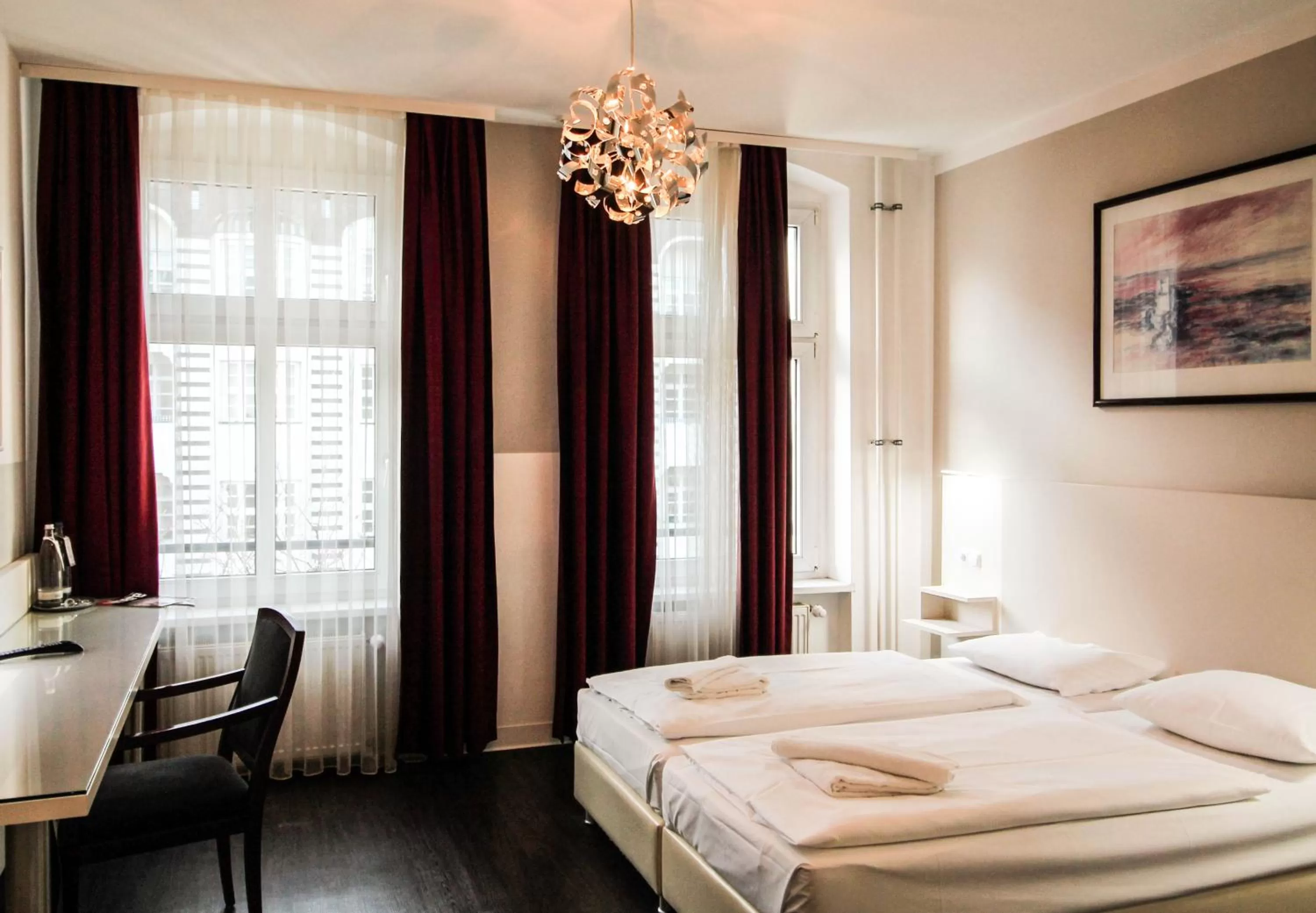Photo of the whole room, Bed in Hotel Prens Berlin