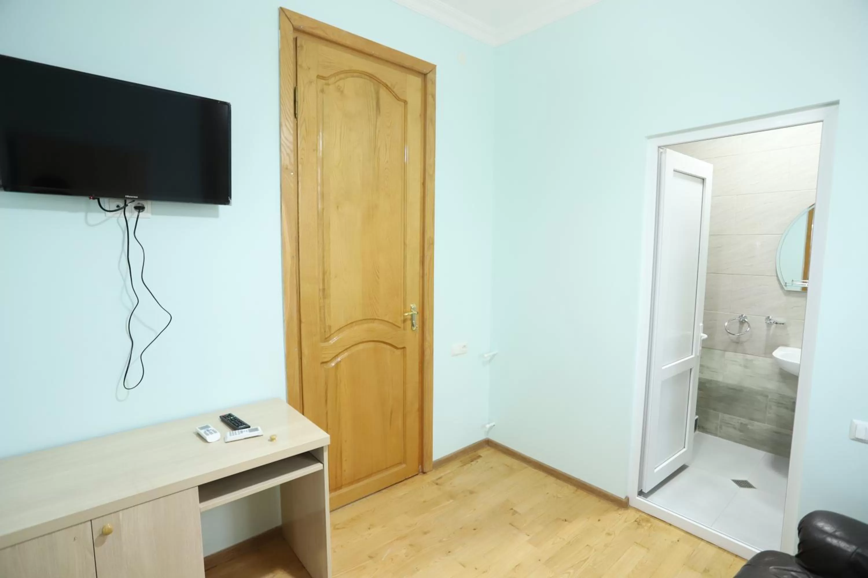 Shower in Hotel Hollywood