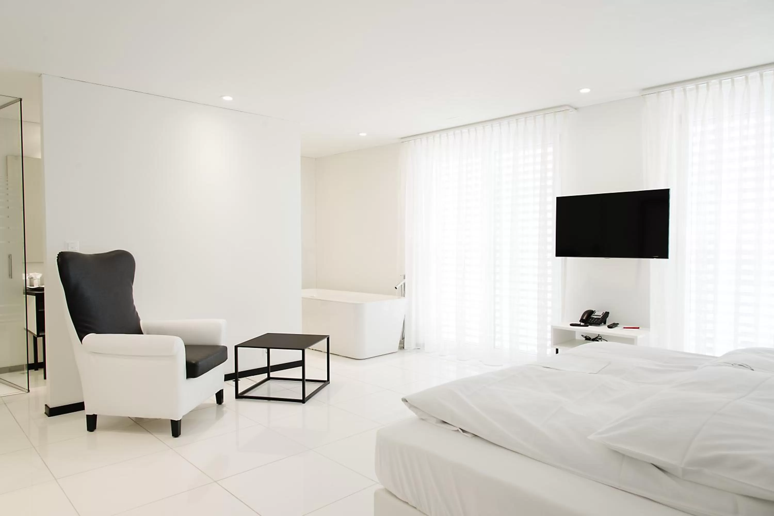 Bedroom, Bed in Residence Thessoni Home Zurich -self checkin -no restaurants-short&longstay