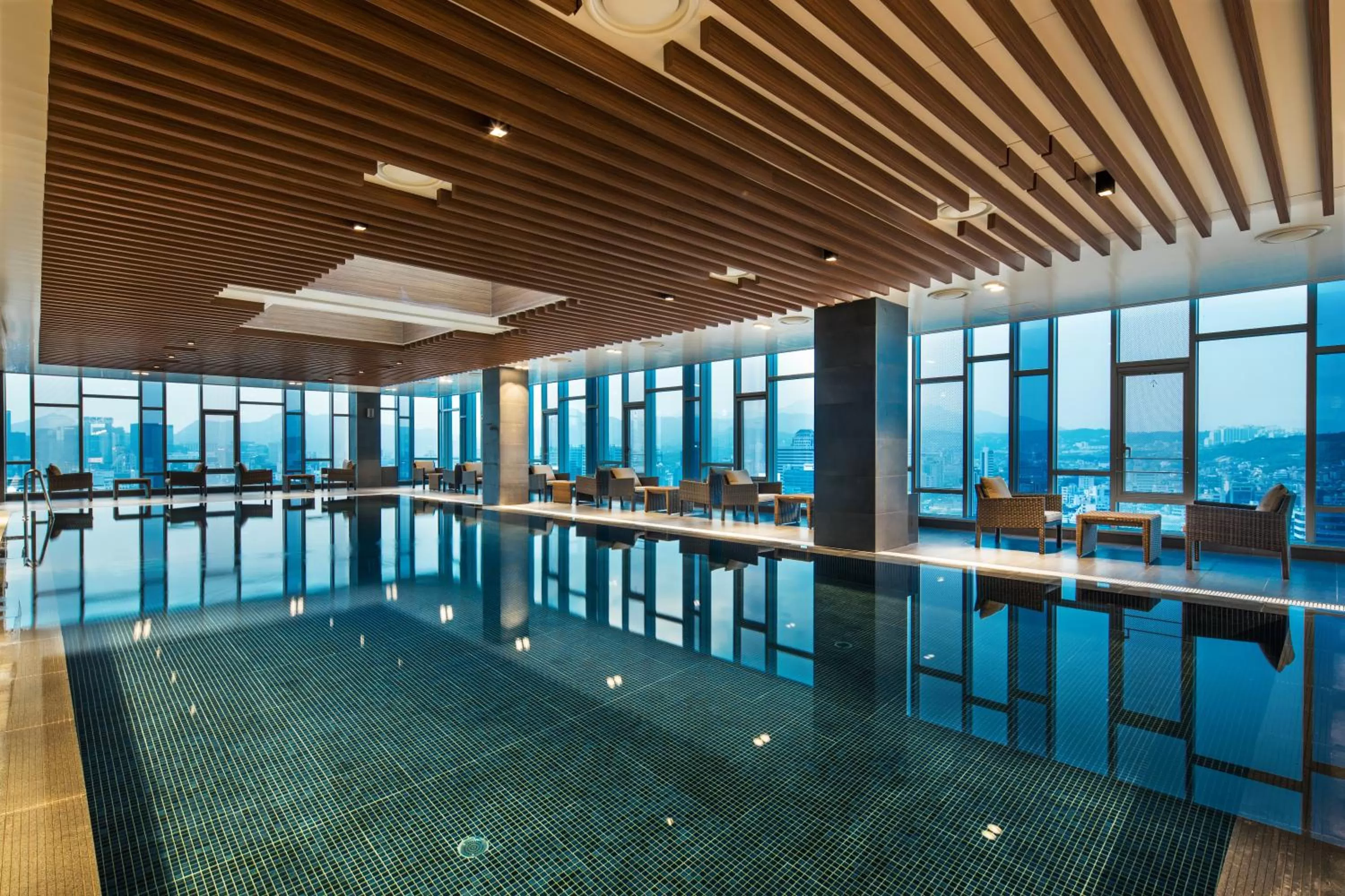 Swimming pool in Novotel Ambassador Seoul Dongdaemun Hotels & Residences
