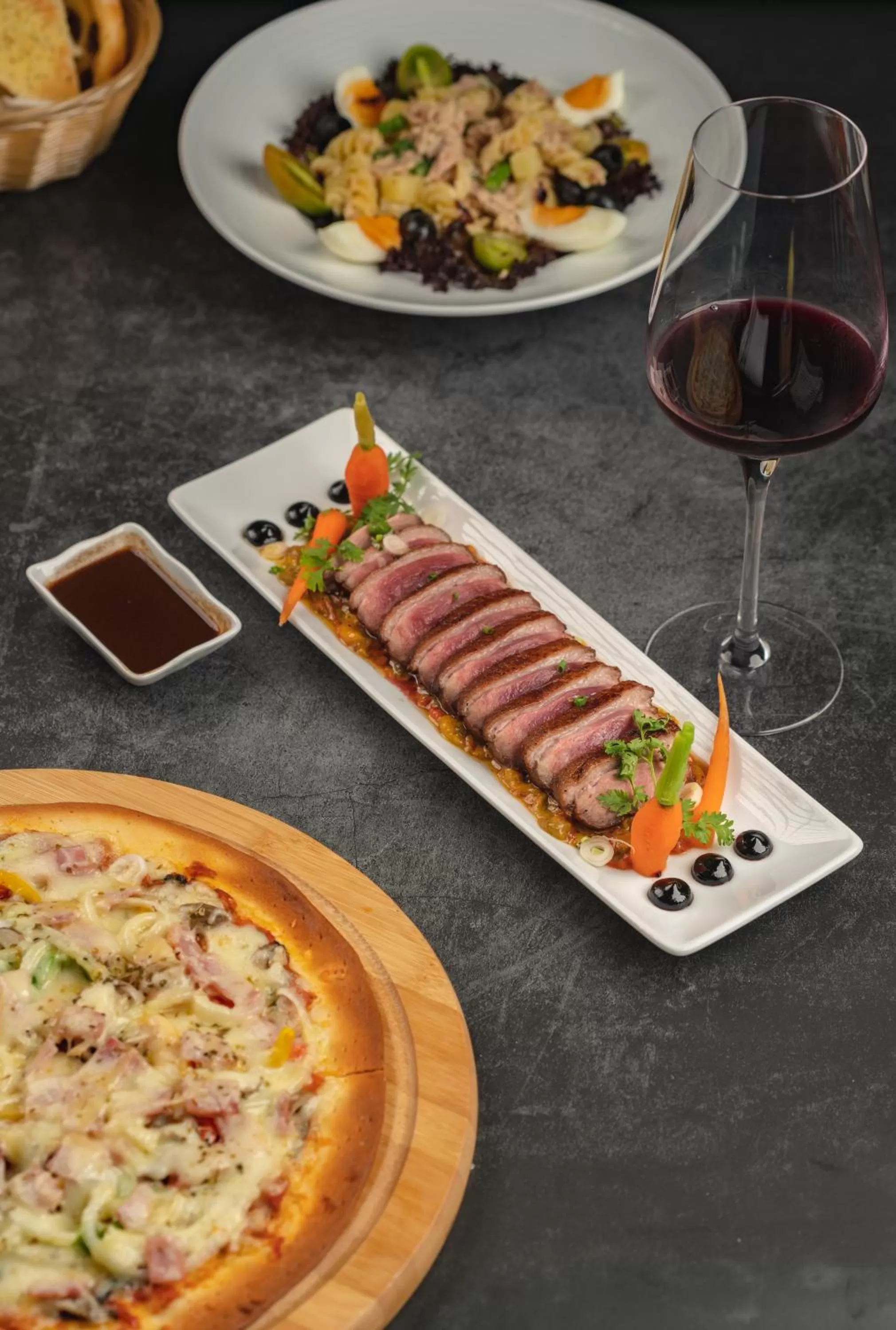 Restaurant/places to eat in Duong Chan Hotel