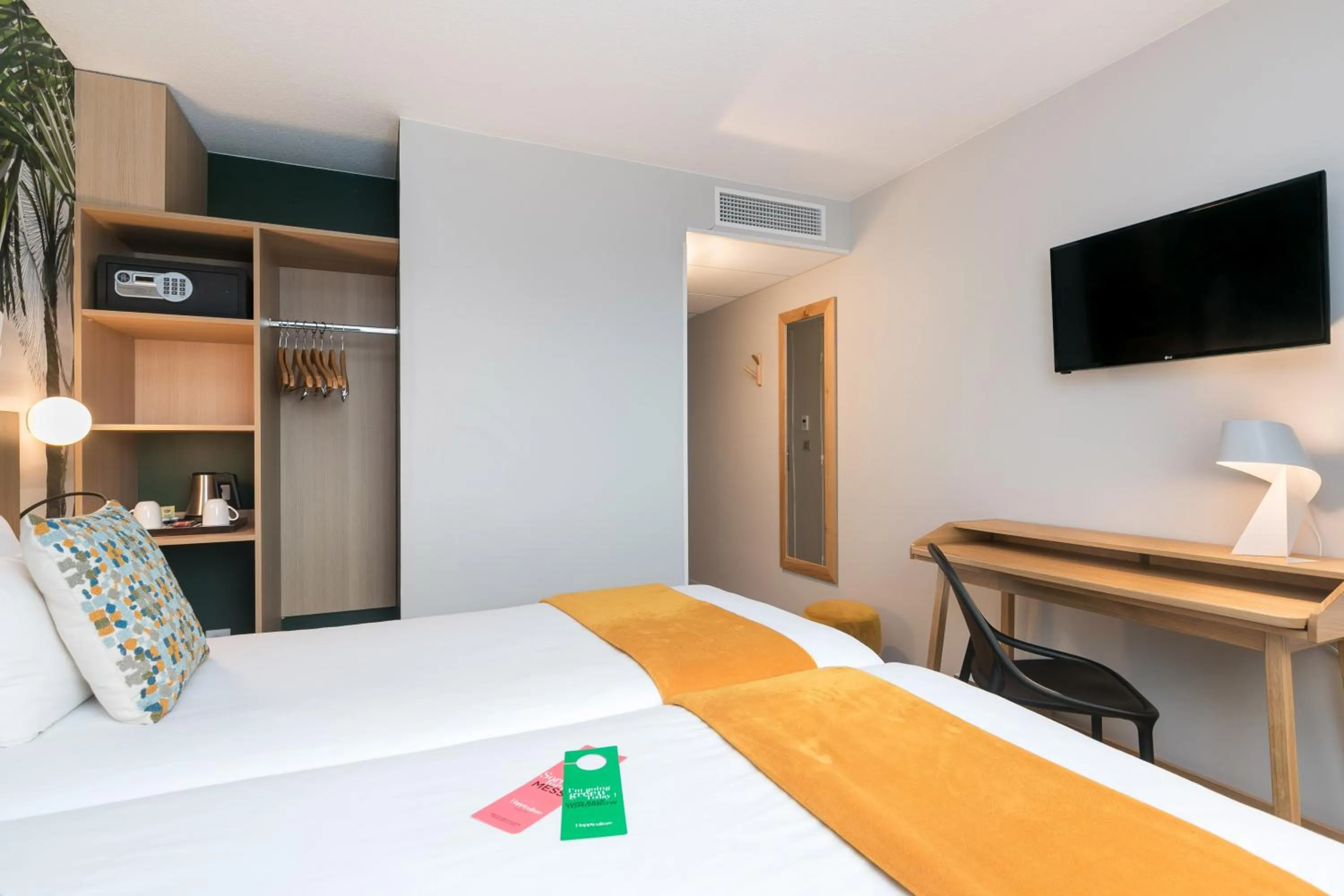 Bedroom, Bed in Hôtel Innes by HappyCulture