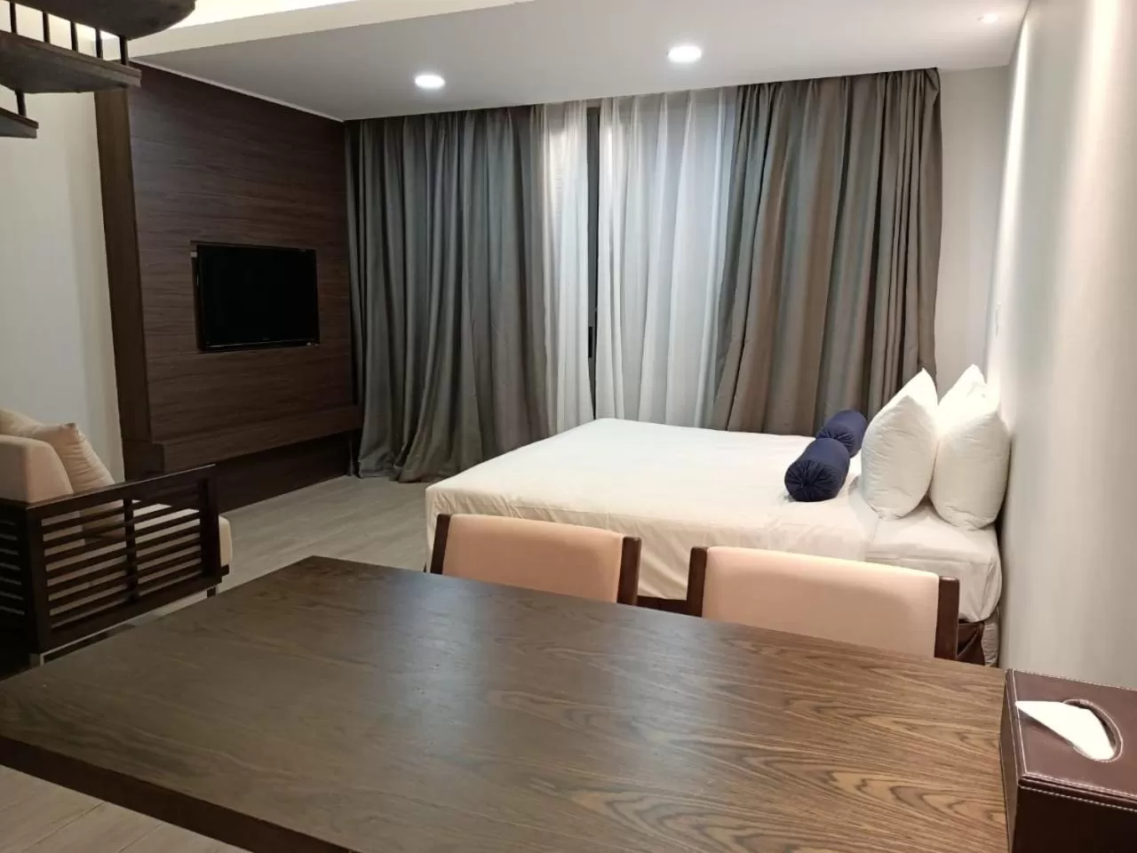 Bedroom, Bed in Pacific Regency Beach Resort, Port Dickson