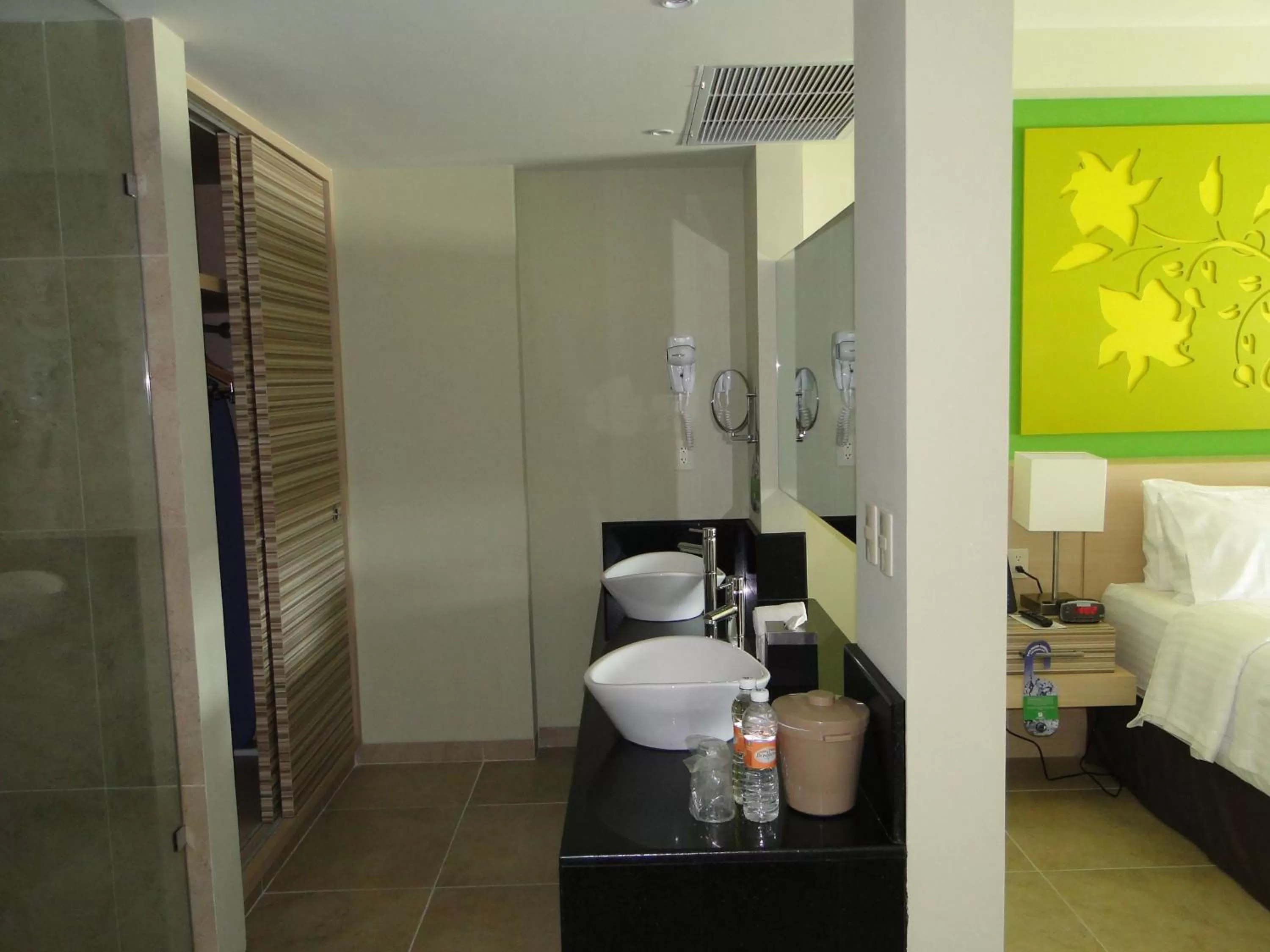 Photo of the whole room, Bed in Holiday Inn Coatzacoalcos by IHG