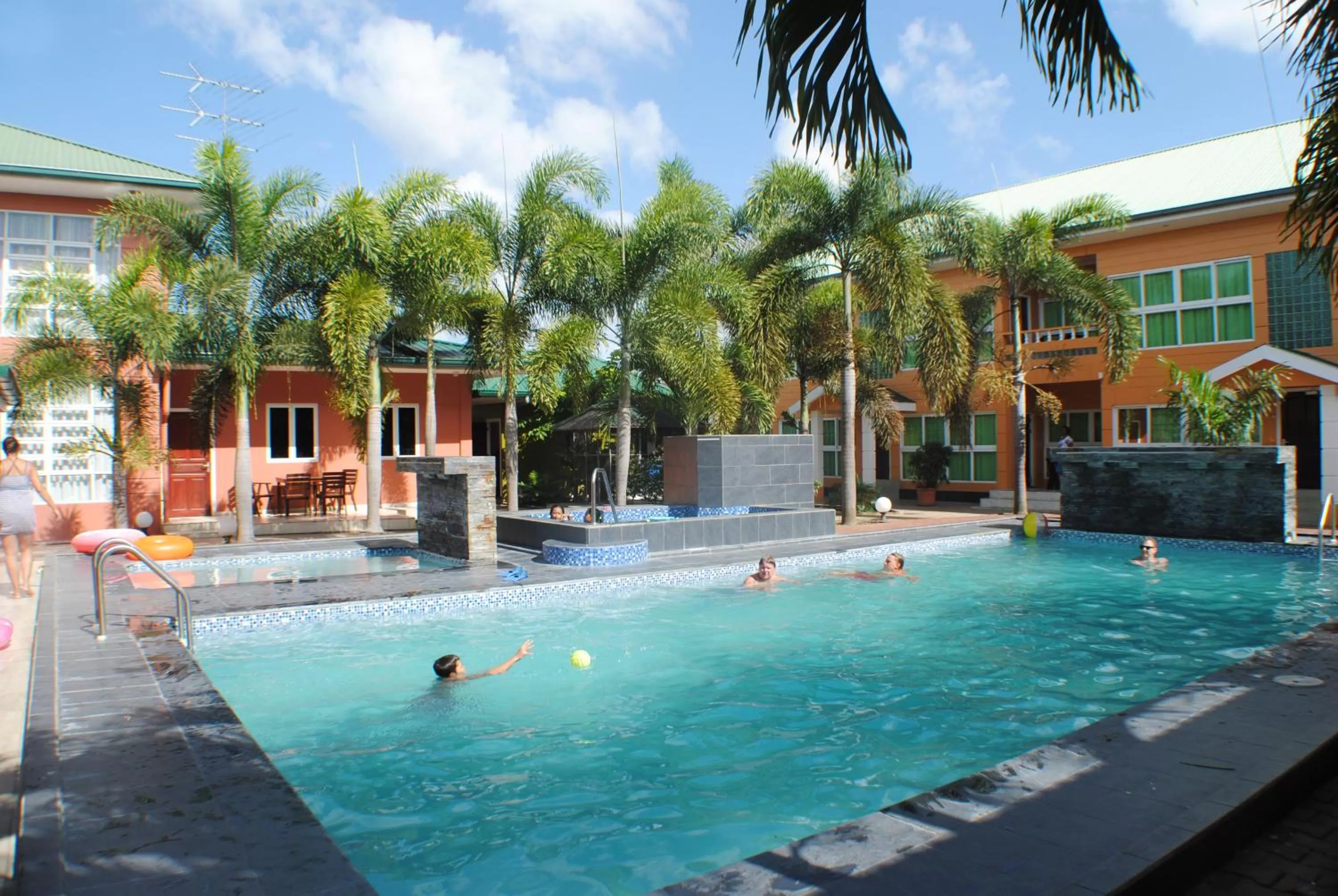 Garden, Swimming Pool in Joah Inn Appartementen