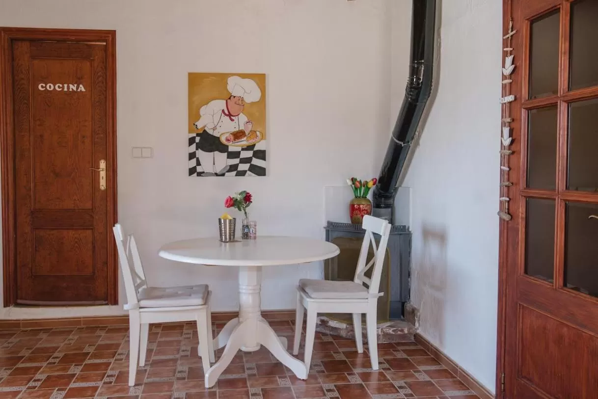 Dining area in Sunny Vista