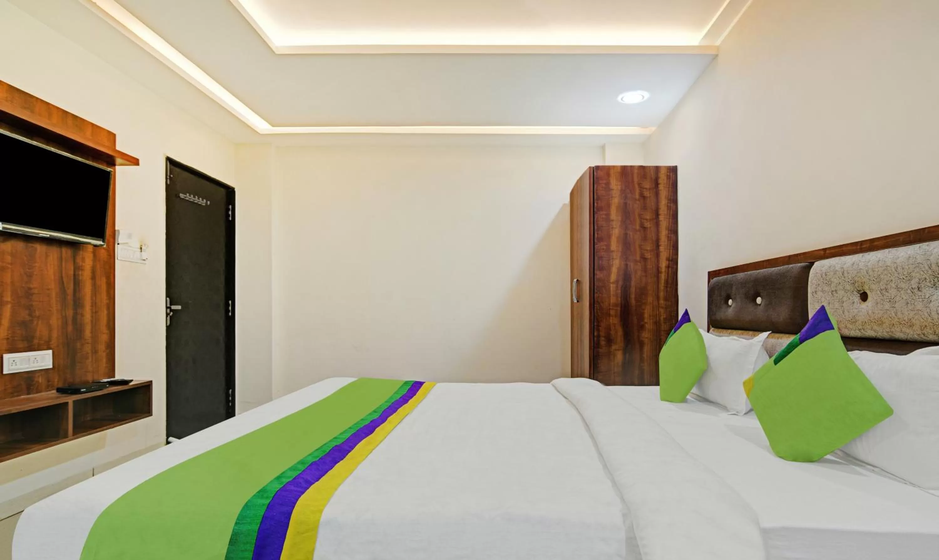 Bedroom in Treebo Jayshree Palace C21 Business Park