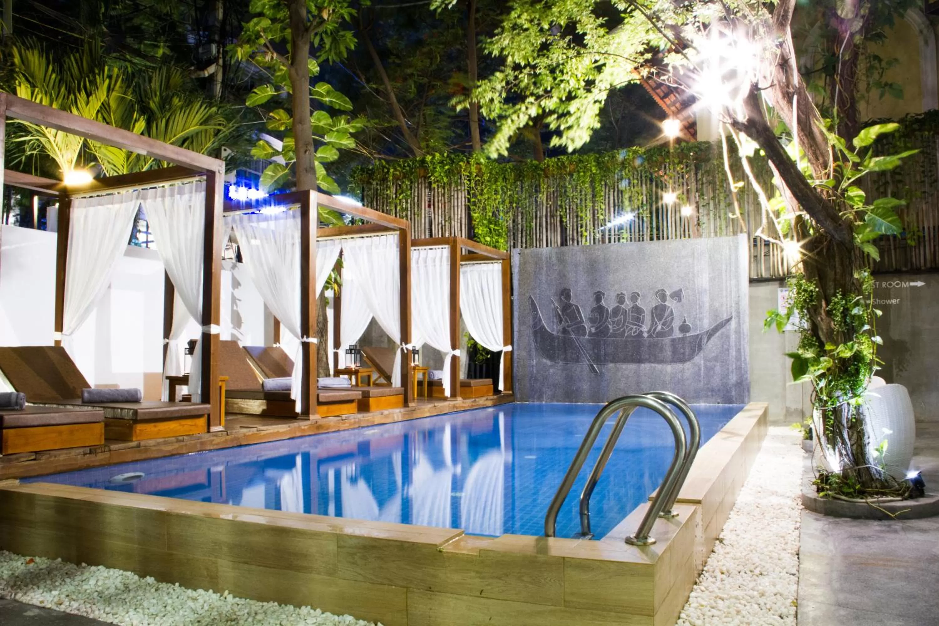 Swimming pool in Bopha Bassac Boutique Hotel