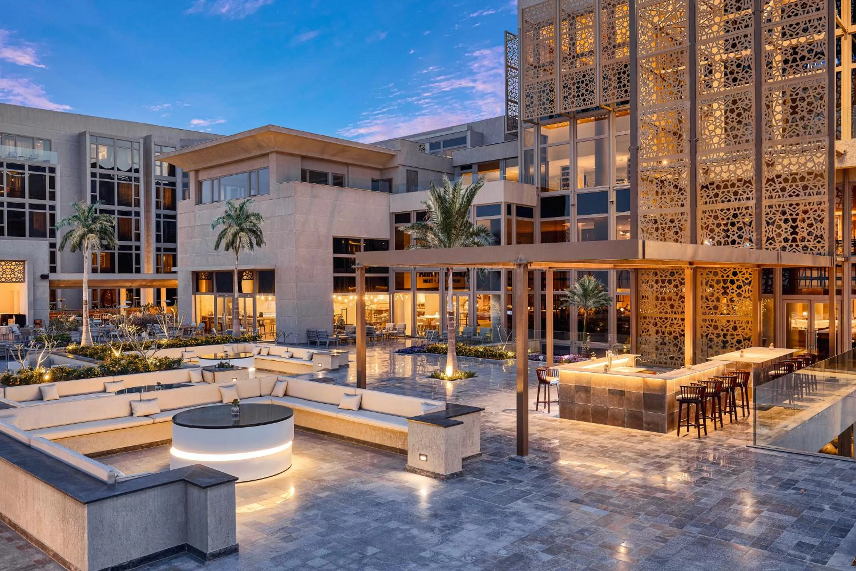 Restaurant/places to eat in Hyatt Regency Cairo West